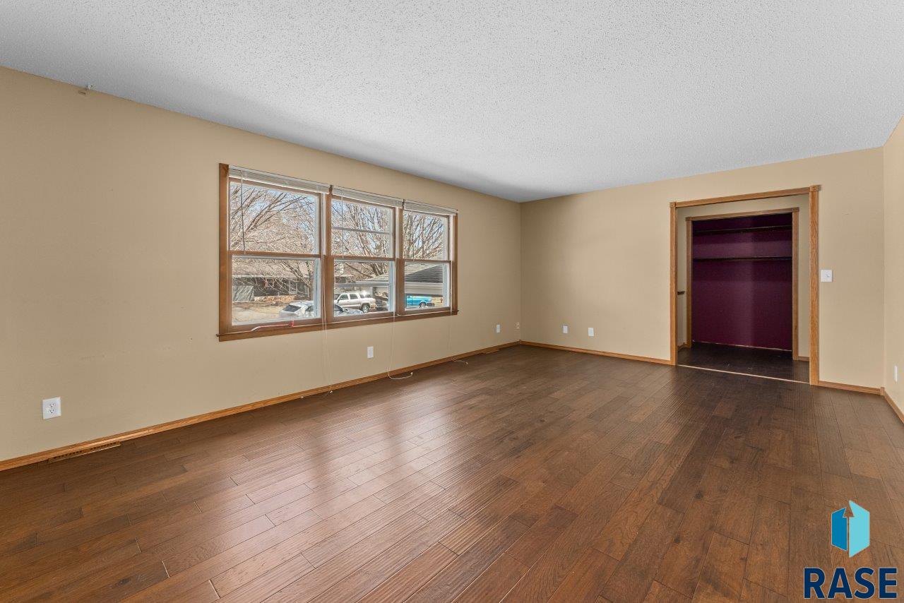 409 S 8th Ave Avenue, Brandon, South Dakota image 5