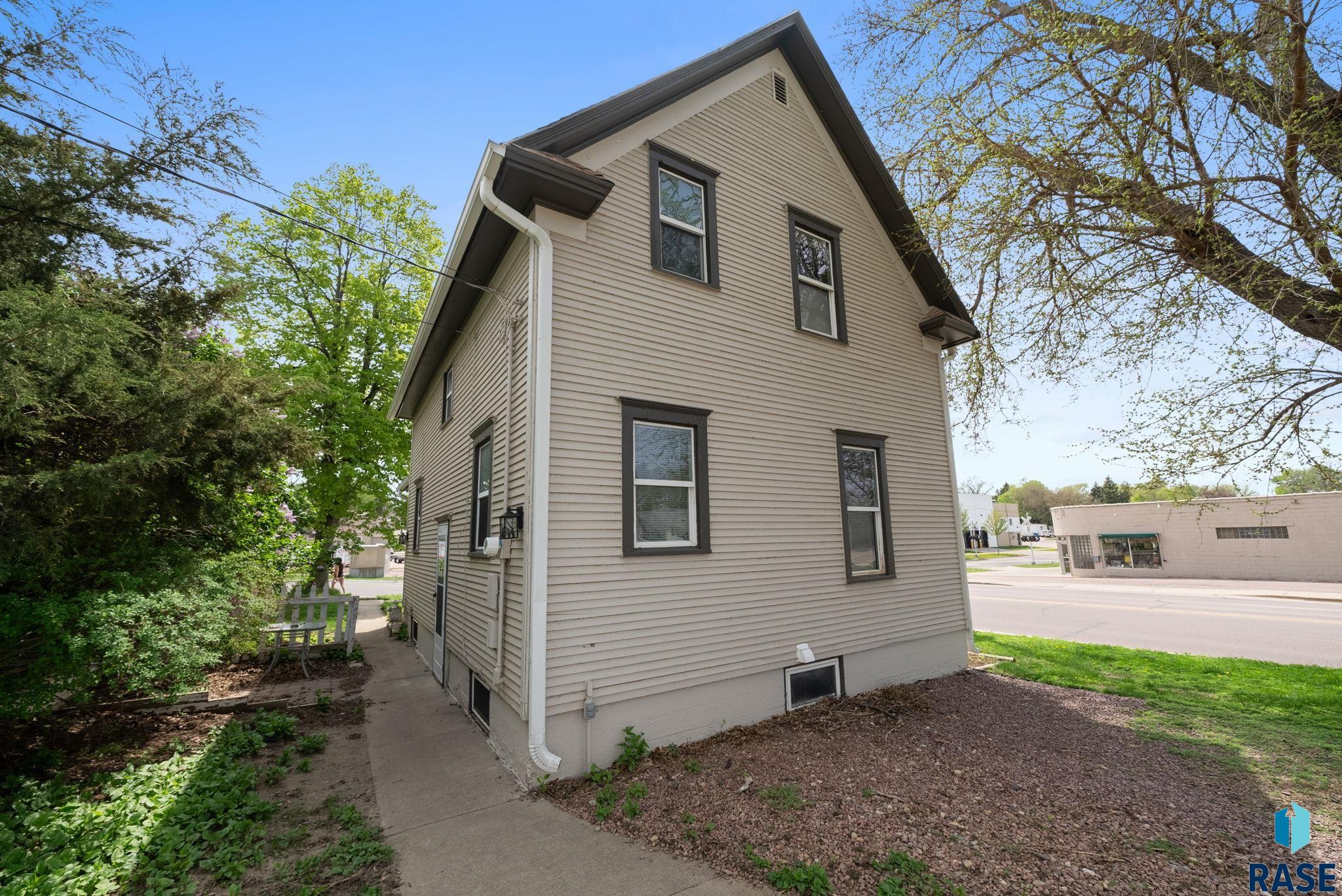 1420 W 10th St Street, Sioux Falls, New Jersey image 2
