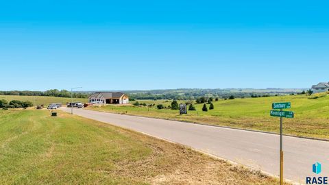 Photo of 0 Lt05-Bk05 Moonlight E Cir, Sioux Falls, SD 57110 (MLS # 22507242)
