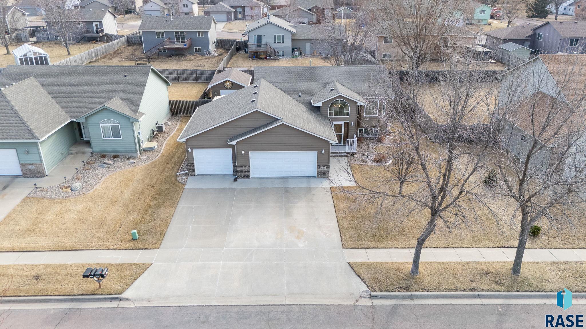 Sioux Falls, South Dakota 57107, United States, 4 Bedrooms Bedrooms, ,2 BathroomsBathrooms,Residential,Active,88942