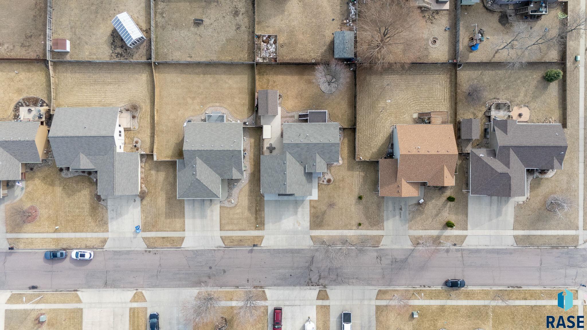 Sioux Falls, South Dakota 57107, United States, 4 Bedrooms Bedrooms, ,2 BathroomsBathrooms,Residential,Active,88942