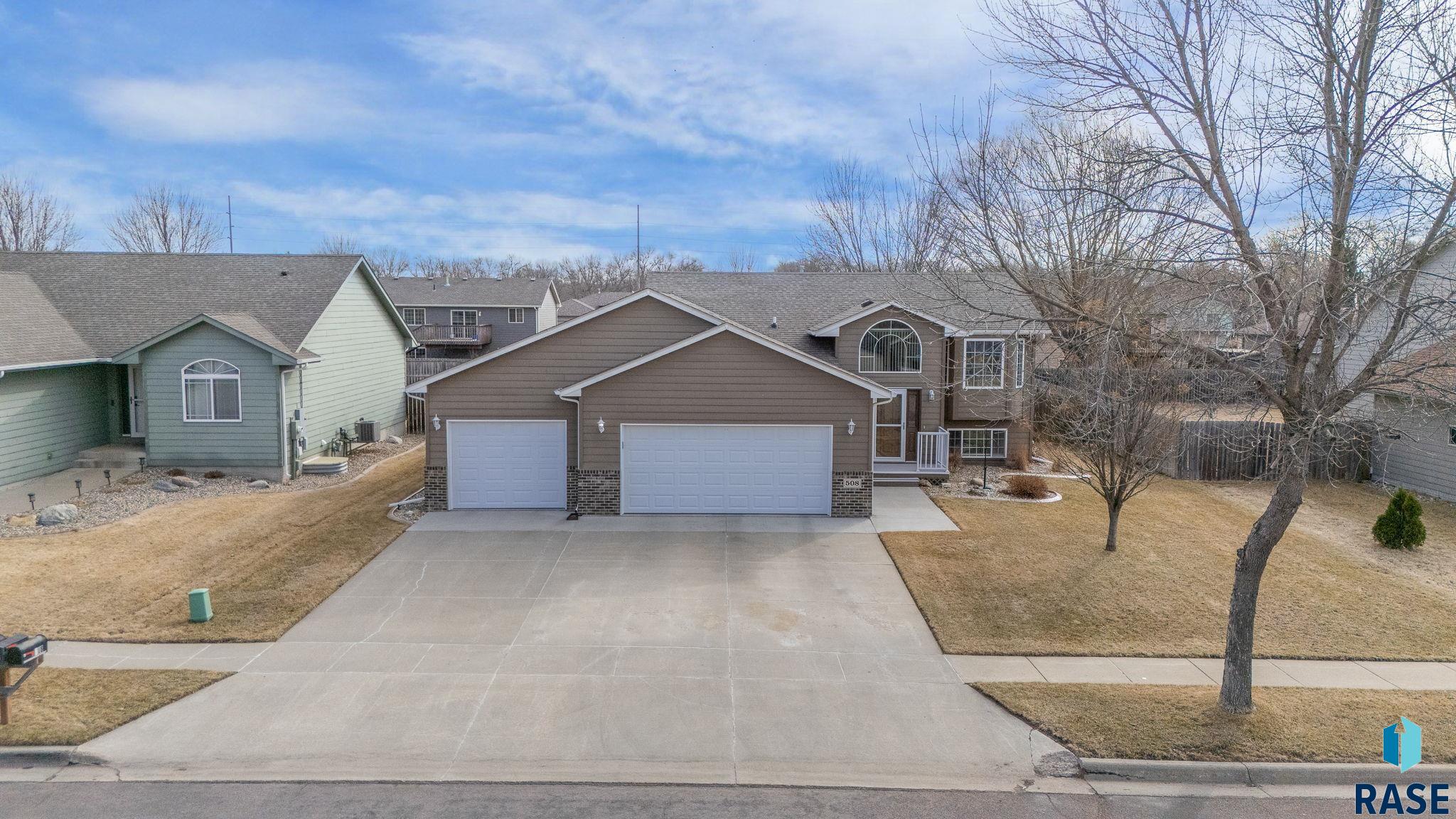 Sioux Falls, South Dakota 57107, United States, 4 Bedrooms Bedrooms, ,2 BathroomsBathrooms,Residential,Active,88942