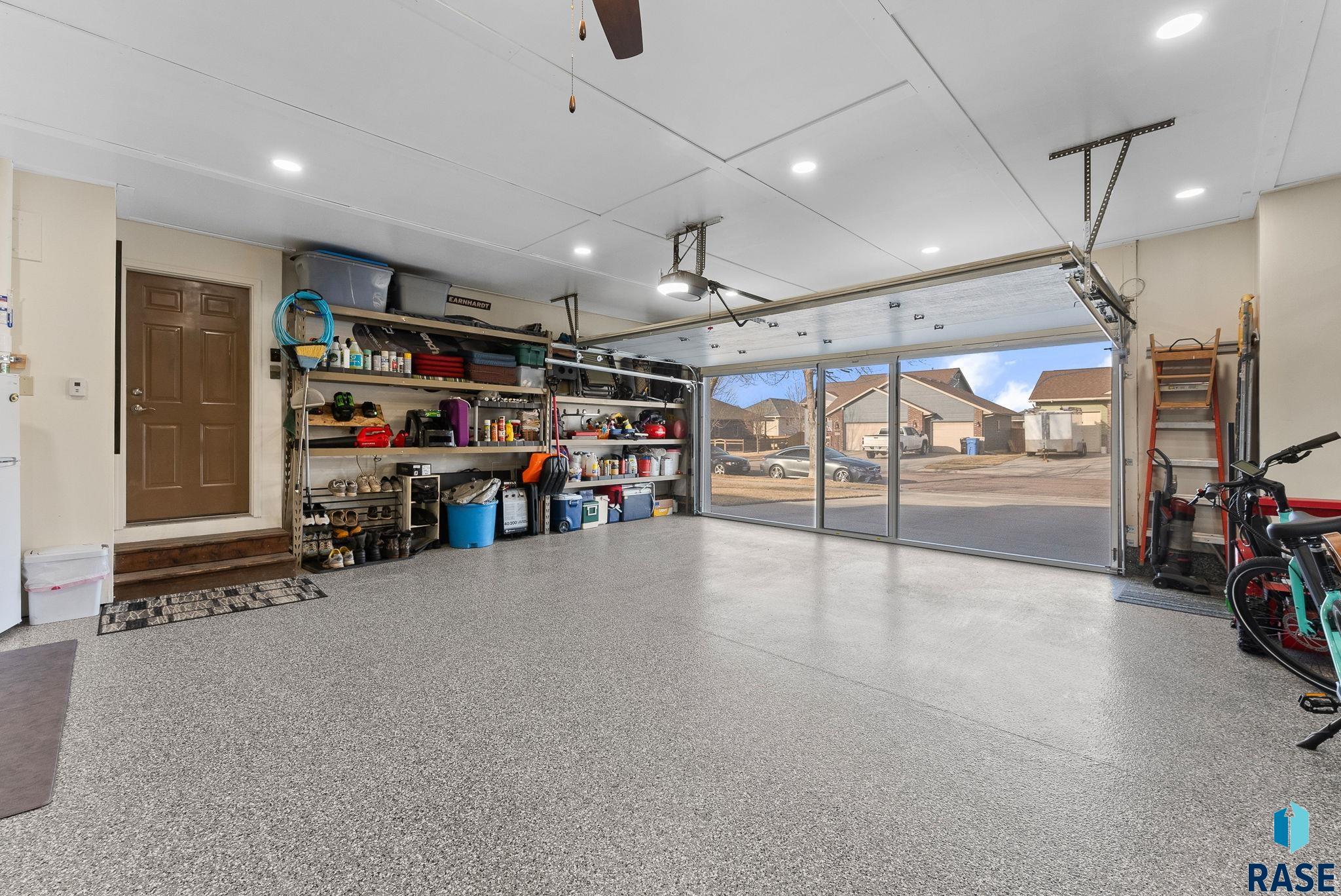 Sioux Falls, South Dakota 57107, United States, 4 Bedrooms Bedrooms, ,2 BathroomsBathrooms,Residential,Active,88942