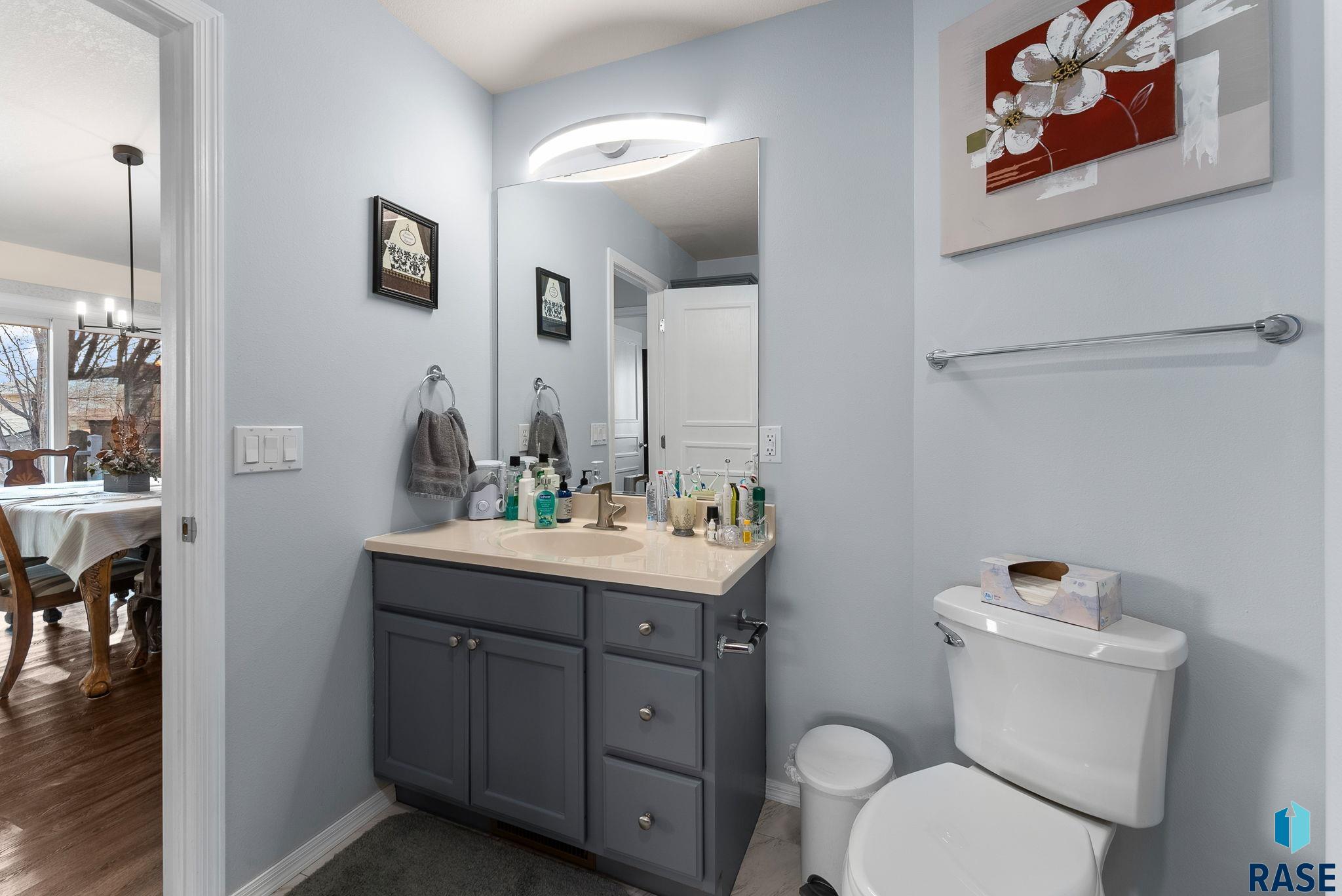 Sioux Falls, South Dakota 57107, United States, 4 Bedrooms Bedrooms, ,2 BathroomsBathrooms,Residential,Active,88942