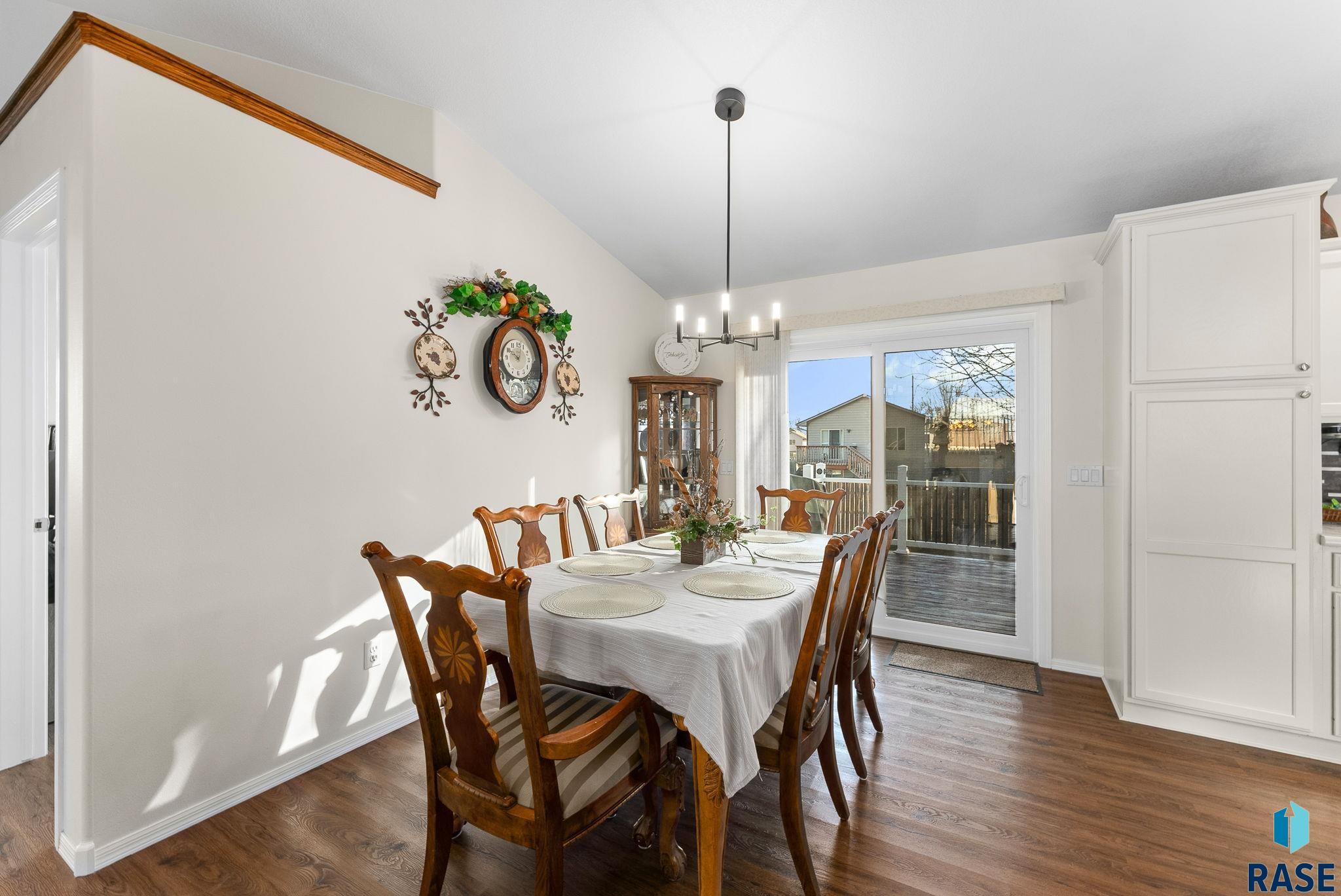 Sioux Falls, South Dakota 57107, United States, 4 Bedrooms Bedrooms, ,2 BathroomsBathrooms,Residential,Active,88942