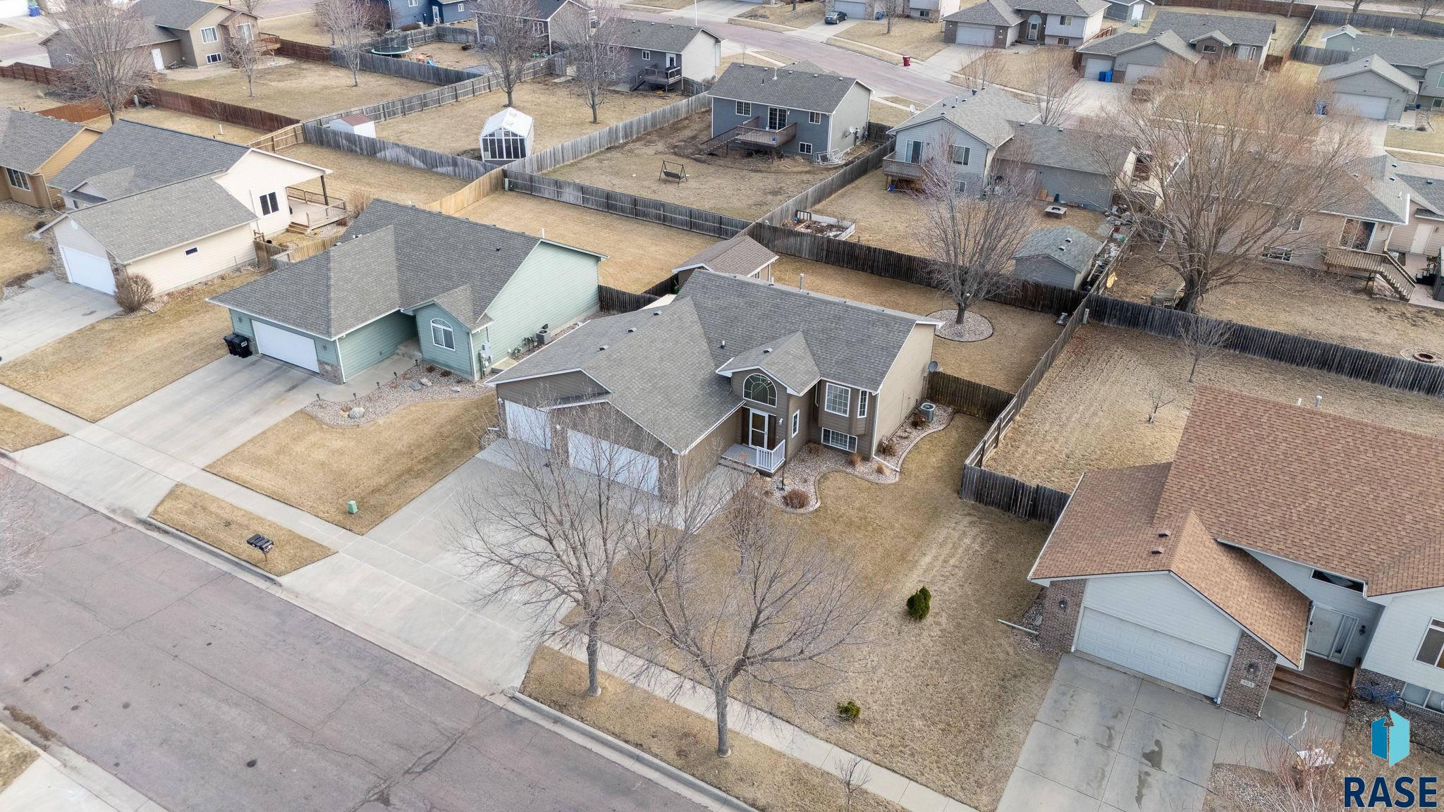 Sioux Falls, South Dakota 57107, United States, 4 Bedrooms Bedrooms, ,2 BathroomsBathrooms,Residential,Active,88942