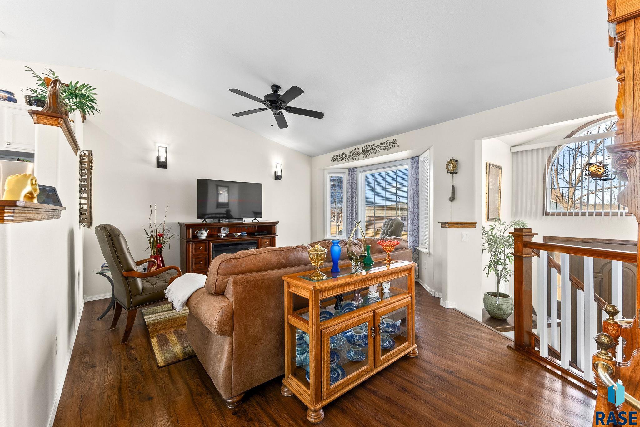 Sioux Falls, South Dakota 57107, United States, 4 Bedrooms Bedrooms, ,2 BathroomsBathrooms,Residential,Active,88942