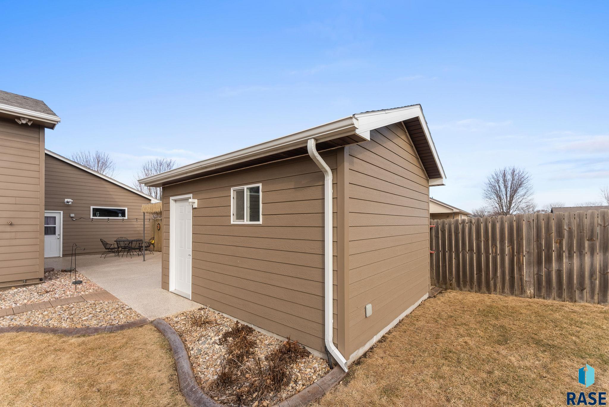 Sioux Falls, South Dakota 57107, United States, 4 Bedrooms Bedrooms, ,2 BathroomsBathrooms,Residential,Active,88942