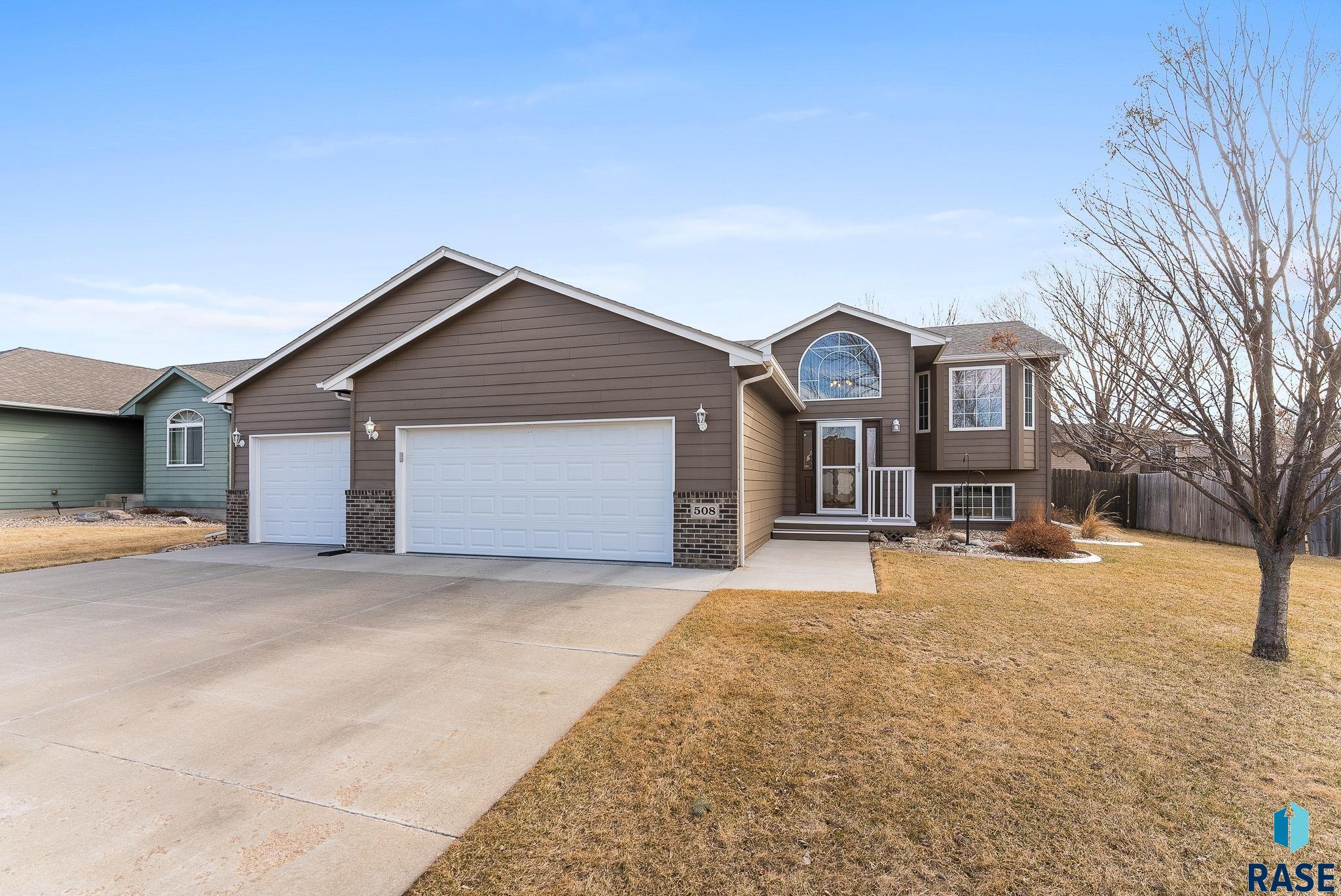 Sioux Falls, South Dakota 57107, United States, 4 Bedrooms Bedrooms, ,2 BathroomsBathrooms,Residential,Active,88942