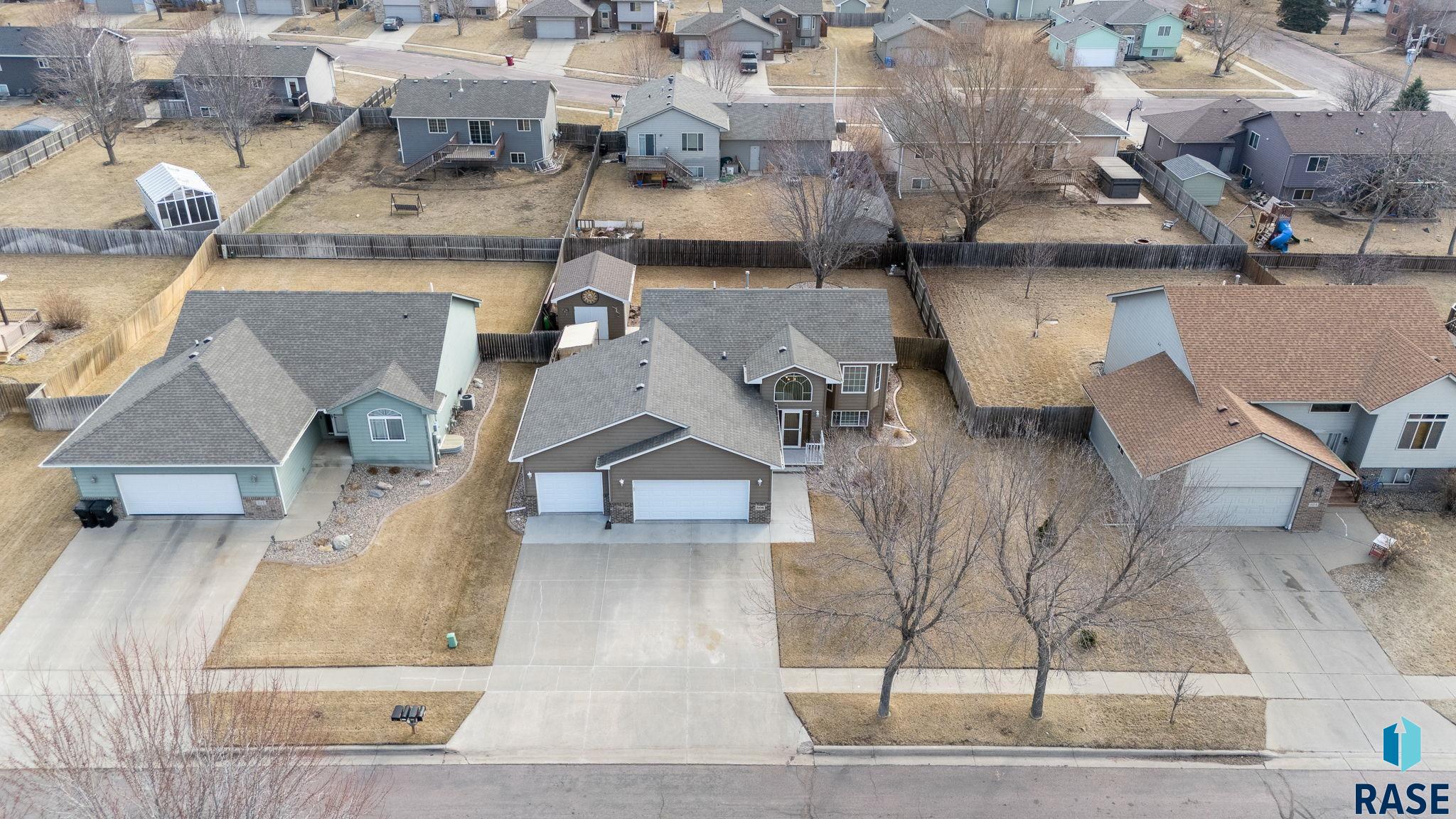 Sioux Falls, South Dakota 57107, United States, 4 Bedrooms Bedrooms, ,2 BathroomsBathrooms,Residential,Active,88942