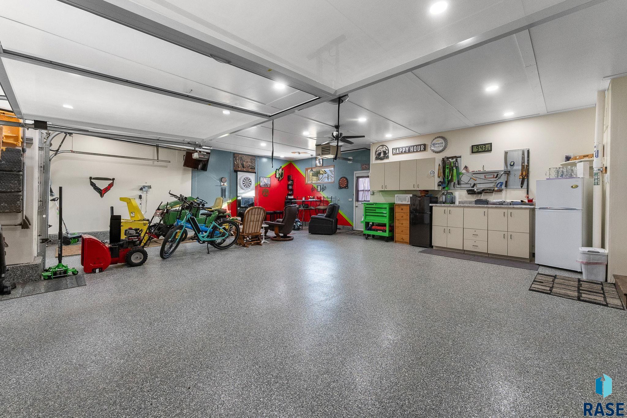 Sioux Falls, South Dakota 57107, United States, 4 Bedrooms Bedrooms, ,2 BathroomsBathrooms,Residential,Active,88942