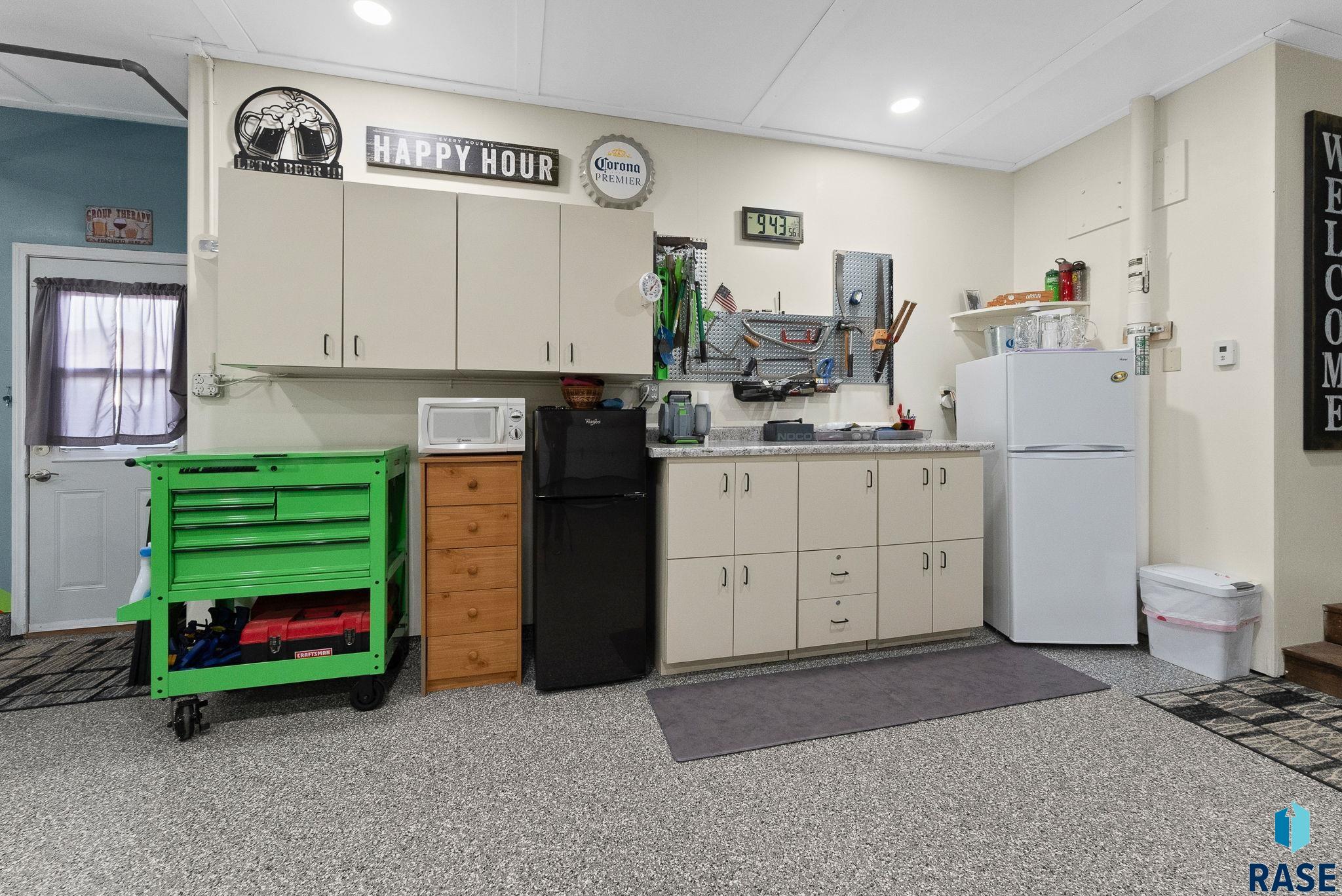 Sioux Falls, South Dakota 57107, United States, 4 Bedrooms Bedrooms, ,2 BathroomsBathrooms,Residential,Active,88942