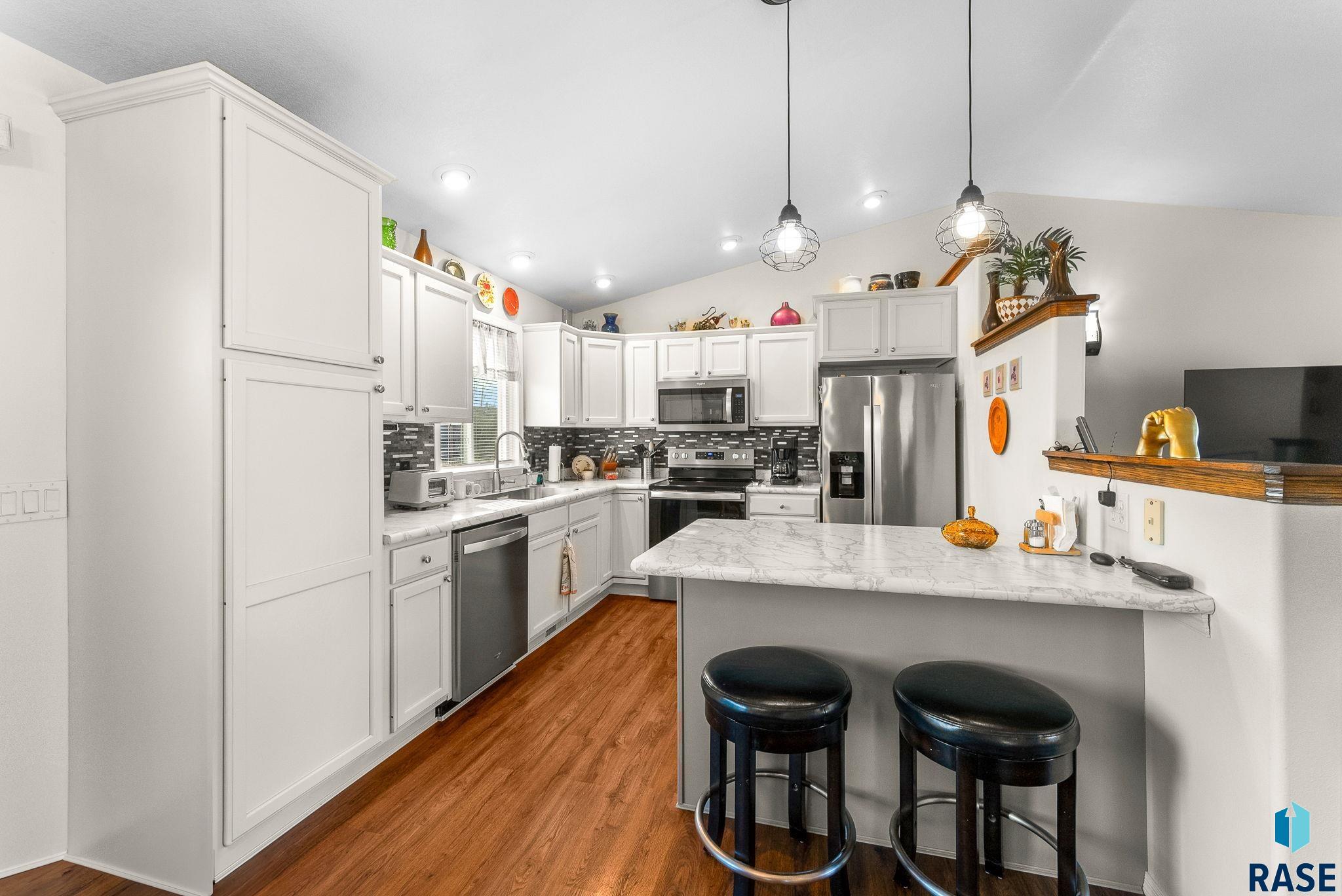 Sioux Falls, South Dakota 57107, United States, 4 Bedrooms Bedrooms, ,2 BathroomsBathrooms,Residential,Active,88942