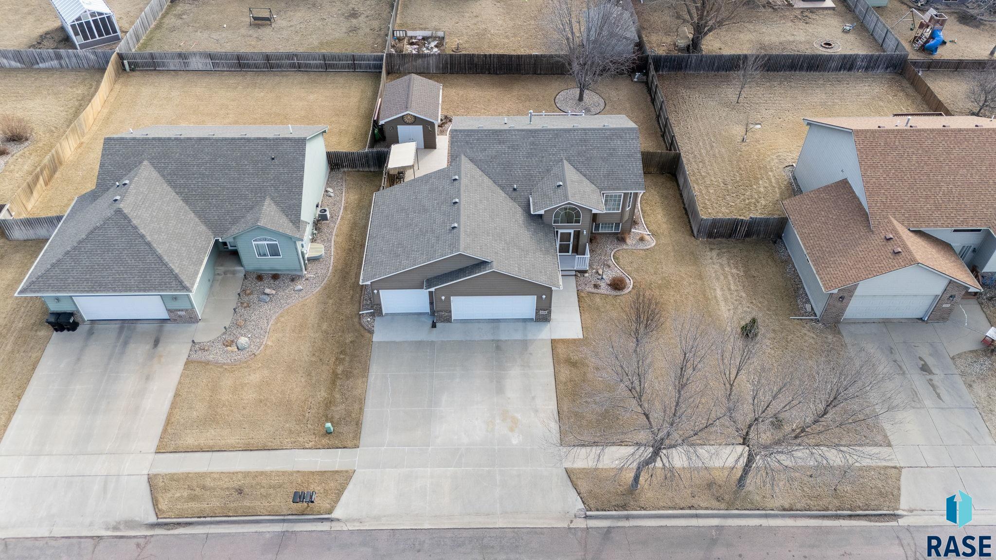 Sioux Falls, South Dakota 57107, United States, 4 Bedrooms Bedrooms, ,2 BathroomsBathrooms,Residential,Active,88942