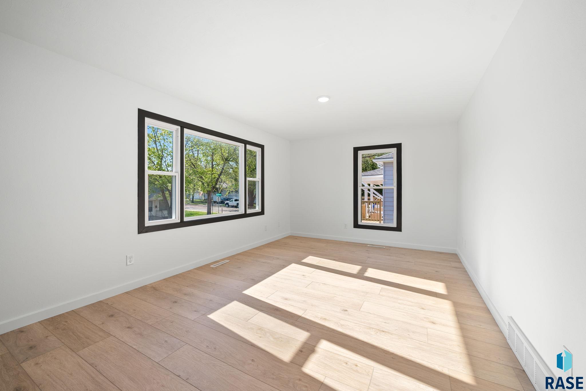 Sioux Falls, South Dakota 57104, United States, 3 Bedrooms Bedrooms, ,1 BathroomBathrooms,Residential,Contingent,124762