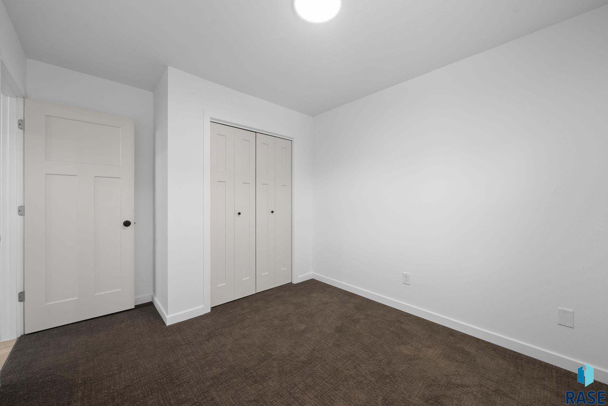 Sioux Falls, South Dakota 57104, United States, 3 Bedrooms Bedrooms, ,1 BathroomBathrooms,Residential,Contingent,124762