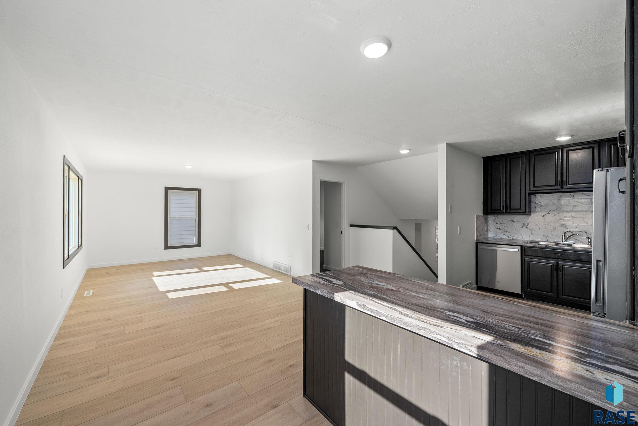 Sioux Falls, South Dakota 57104, United States, 3 Bedrooms Bedrooms, ,1 BathroomBathrooms,Residential,Contingent,124762