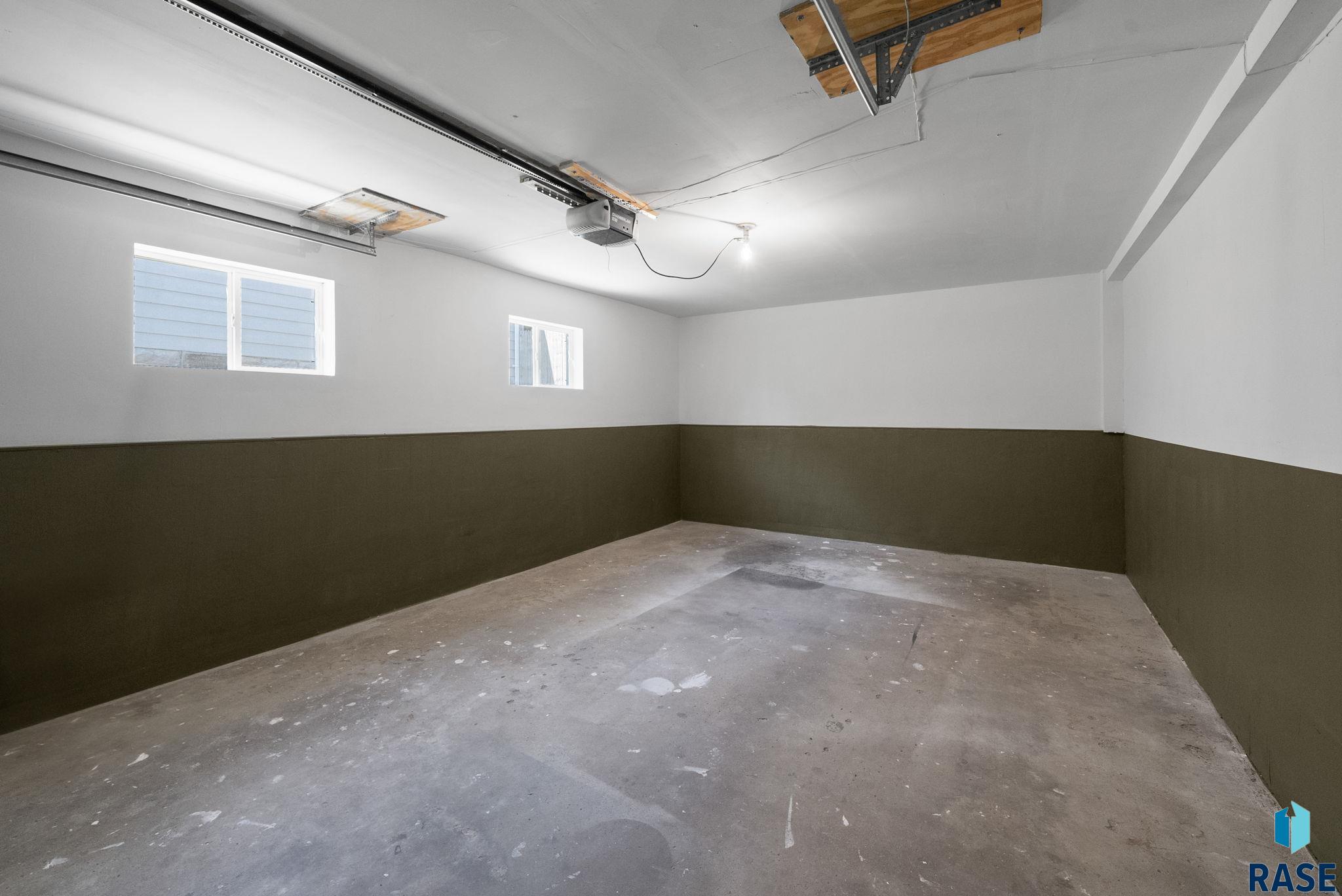 Sioux Falls, South Dakota 57104, United States, 3 Bedrooms Bedrooms, ,1 BathroomBathrooms,Residential,Contingent,124762