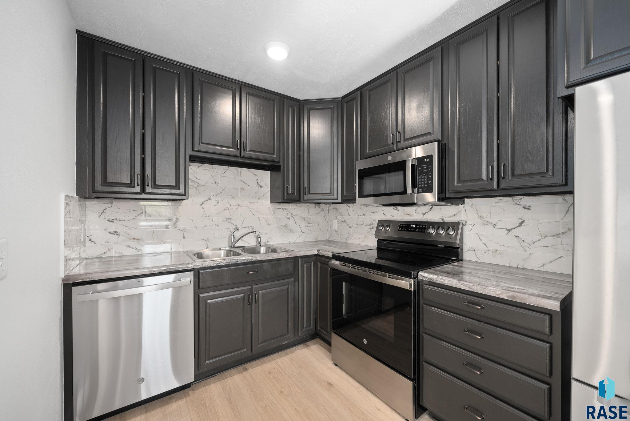 Sioux Falls, South Dakota 57104, United States, 3 Bedrooms Bedrooms, ,1 BathroomBathrooms,Residential,Contingent,124762