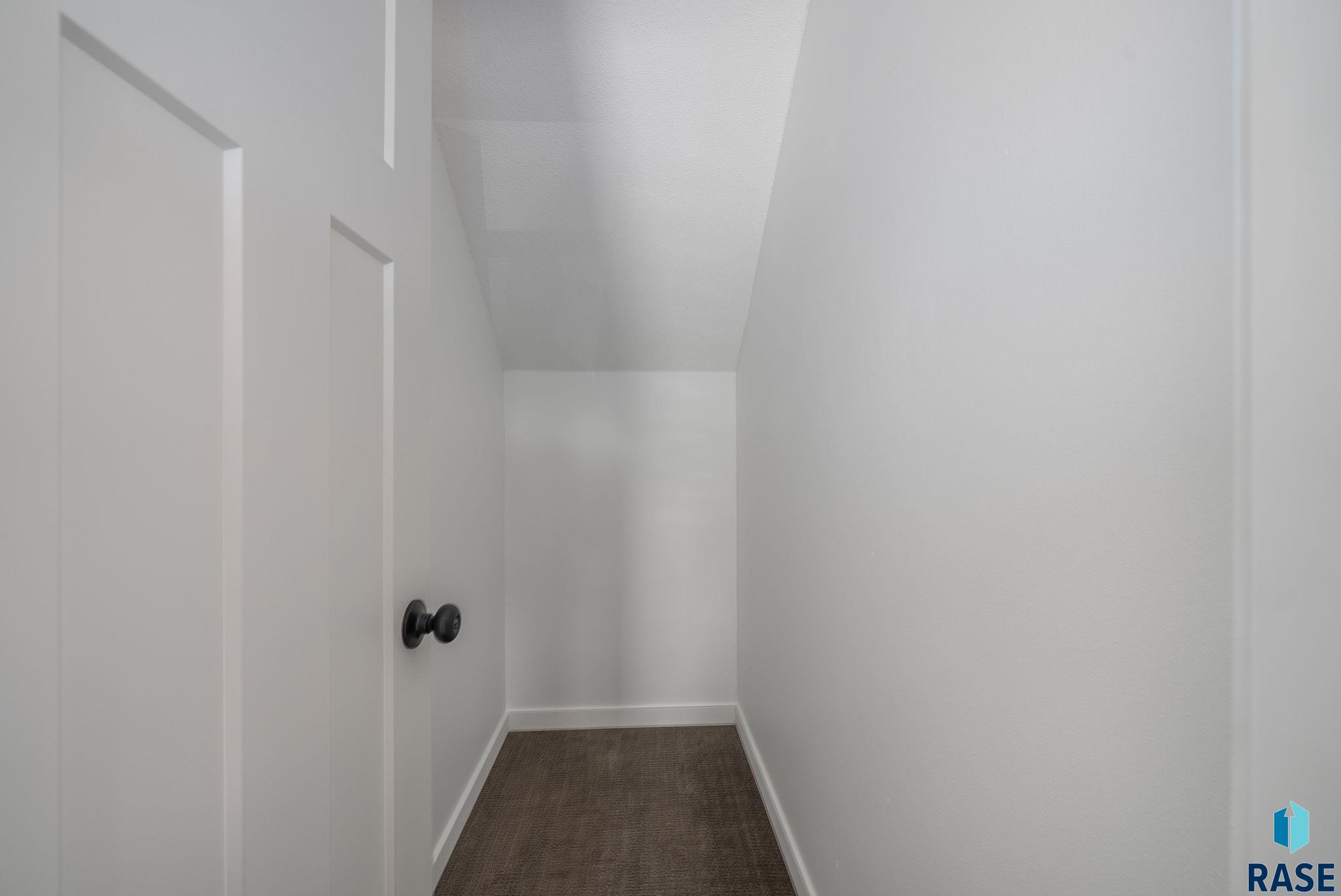 Sioux Falls, South Dakota 57104, United States, 3 Bedrooms Bedrooms, ,1 BathroomBathrooms,Residential,Contingent,124762