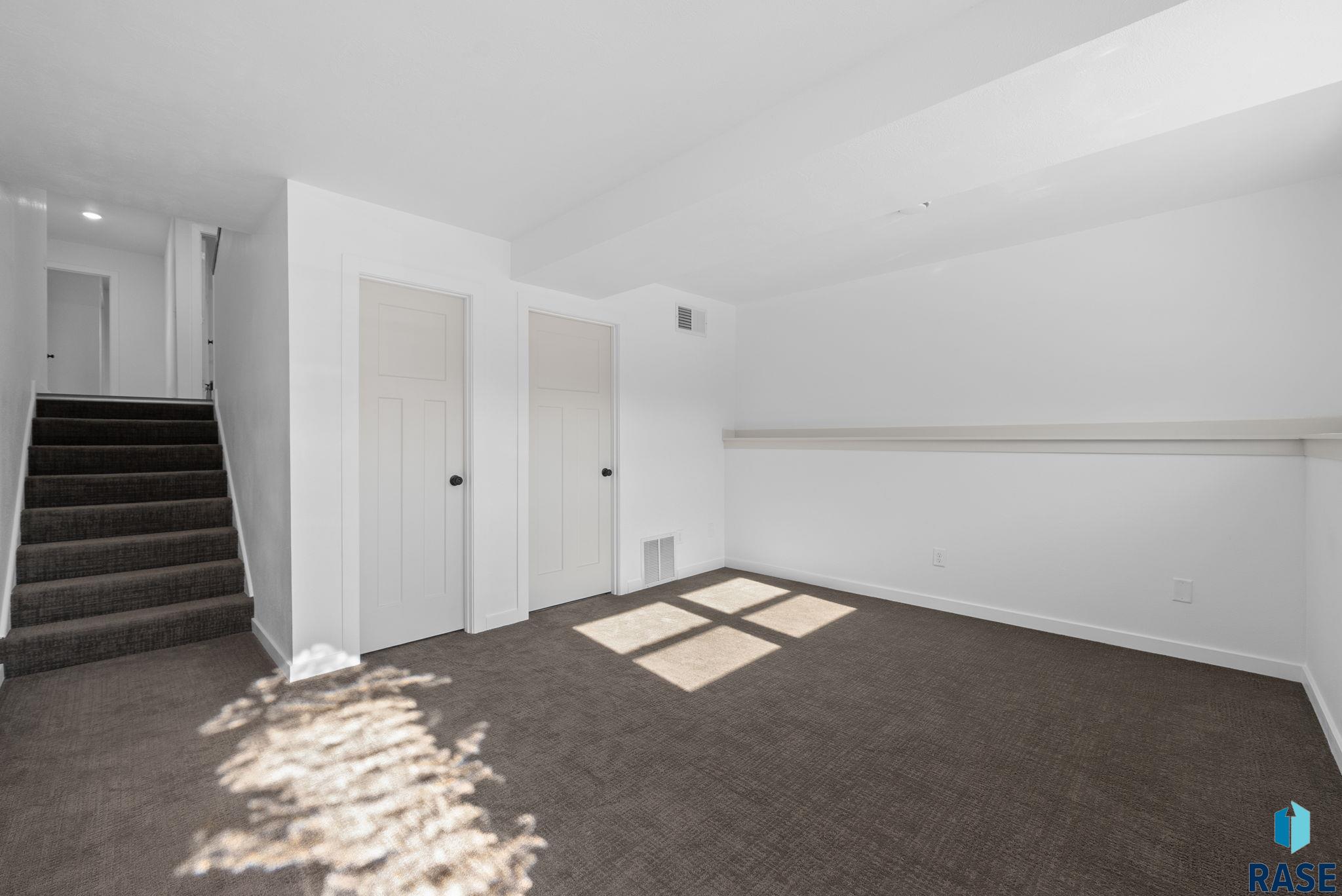 Sioux Falls, South Dakota 57104, United States, 3 Bedrooms Bedrooms, ,1 BathroomBathrooms,Residential,Contingent,124762