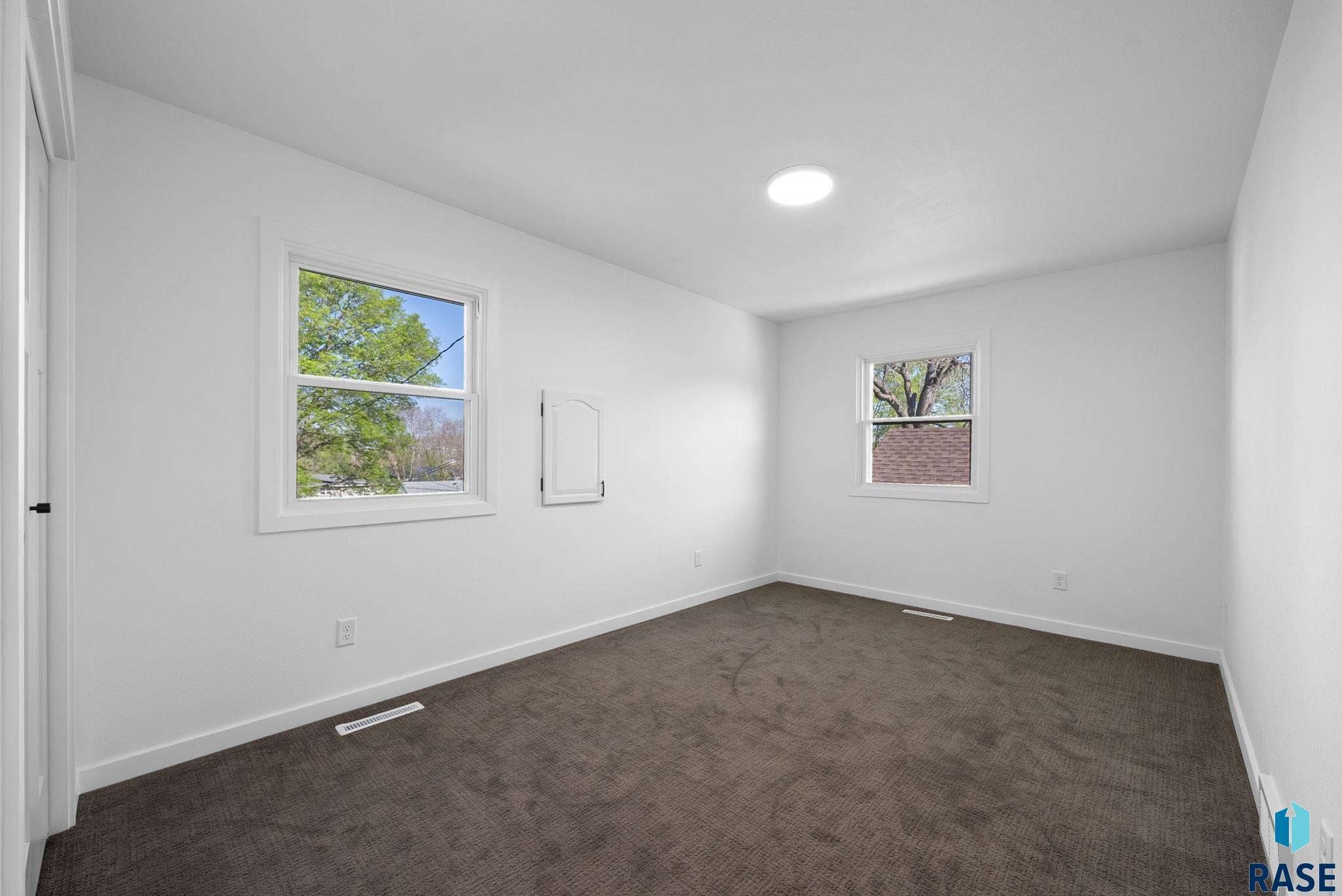 Sioux Falls, South Dakota 57104, United States, 3 Bedrooms Bedrooms, ,1 BathroomBathrooms,Residential,Contingent,124762