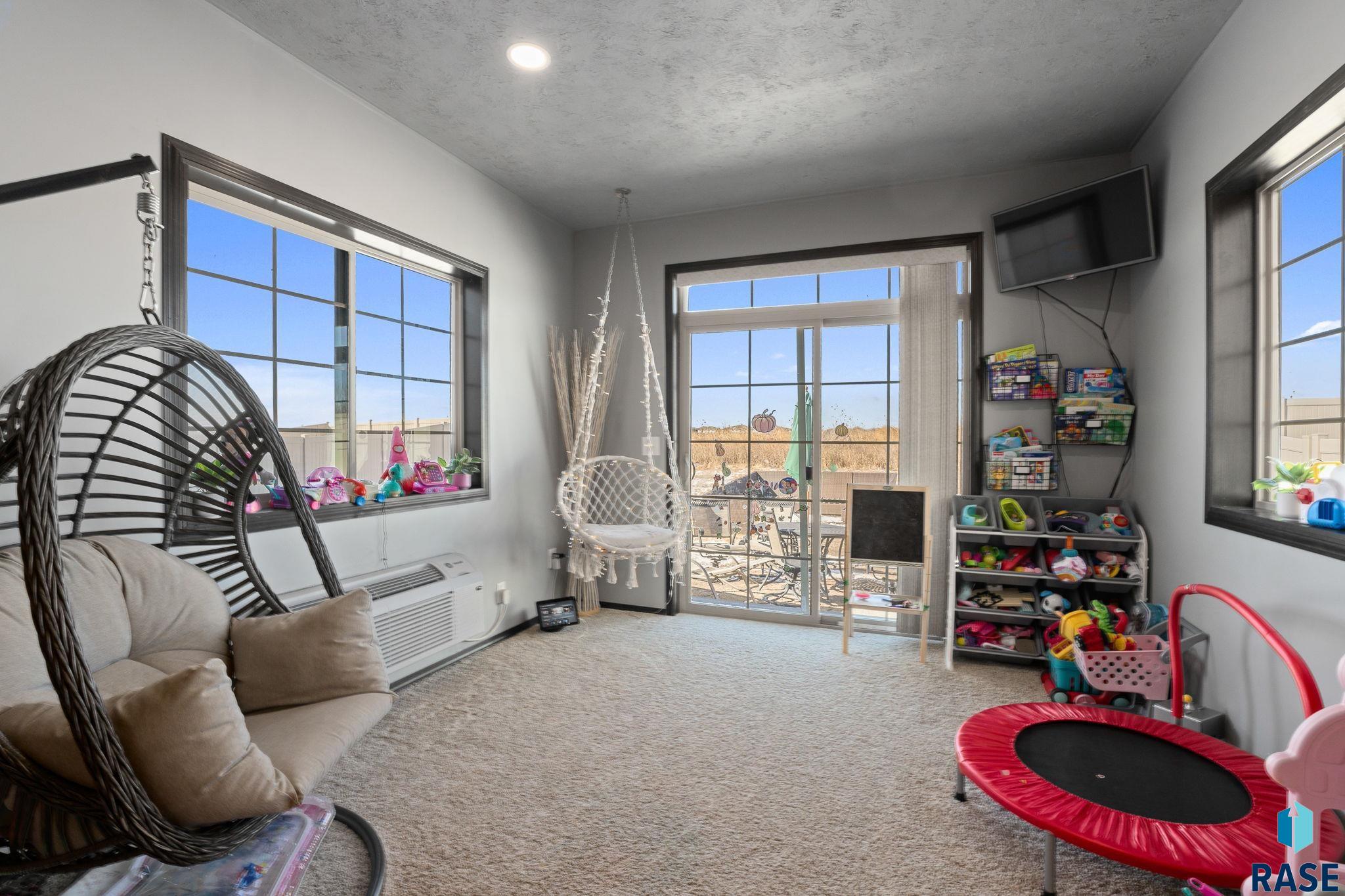 2554 E Meadowside Pl Place, Sioux Falls, New Jersey image 18
