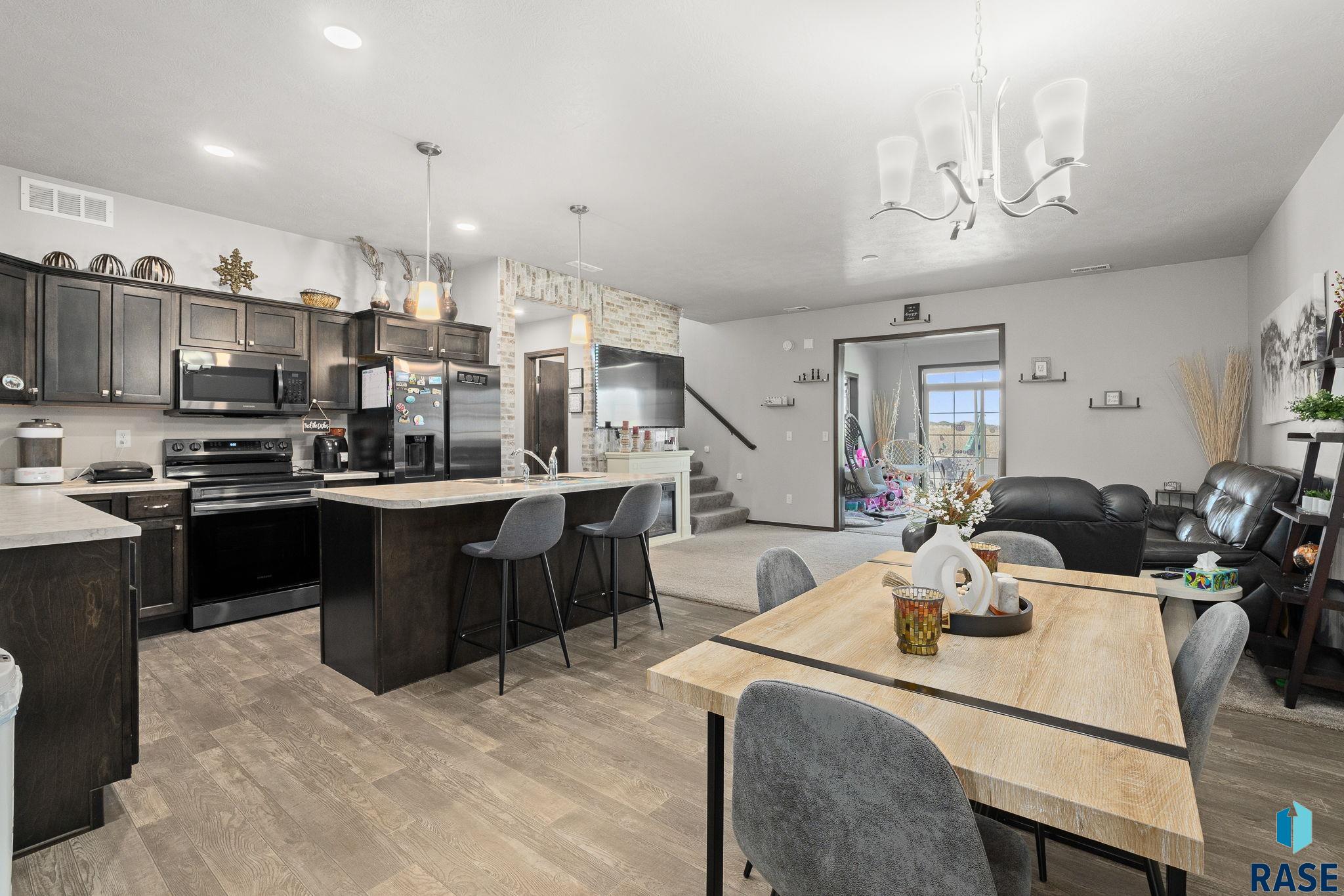 2554 E Meadowside Pl Place, Sioux Falls, New Jersey image 9