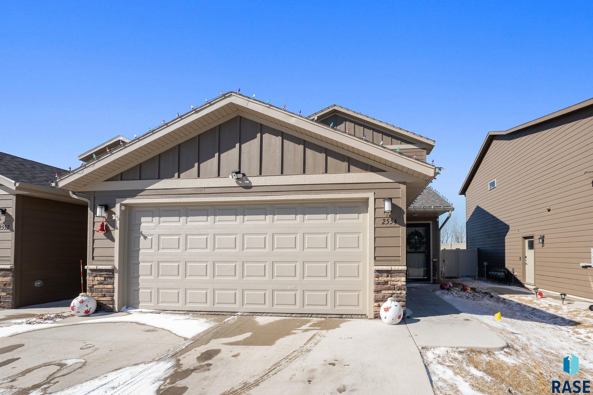2554 E Meadowside Pl Place, Sioux Falls, New Jersey image 2