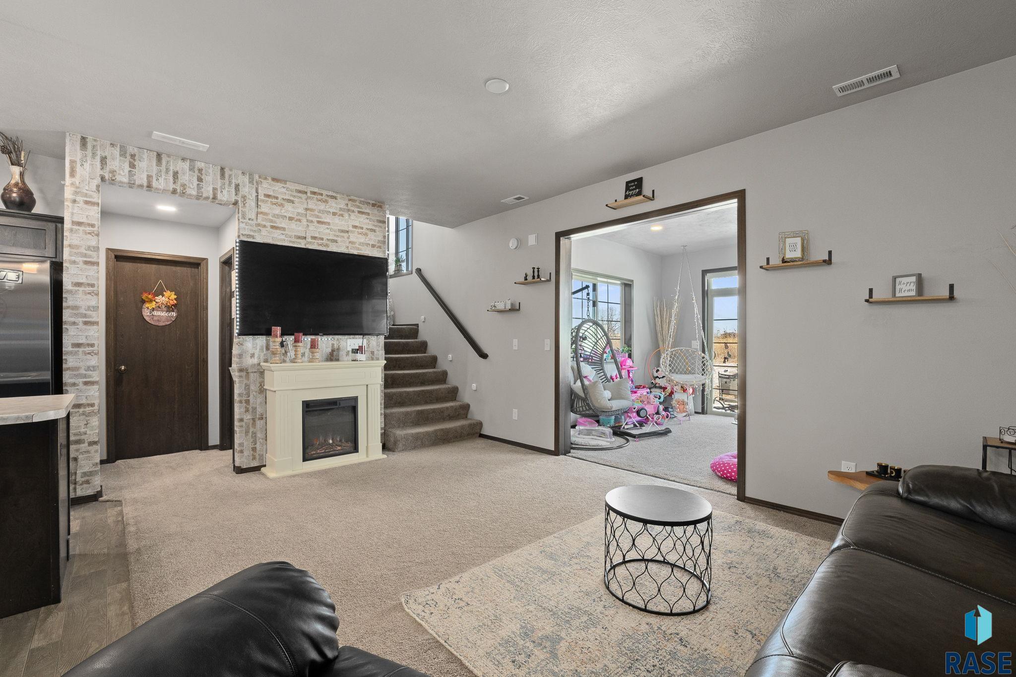 2554 E Meadowside Pl Place, Sioux Falls, New Jersey image 5