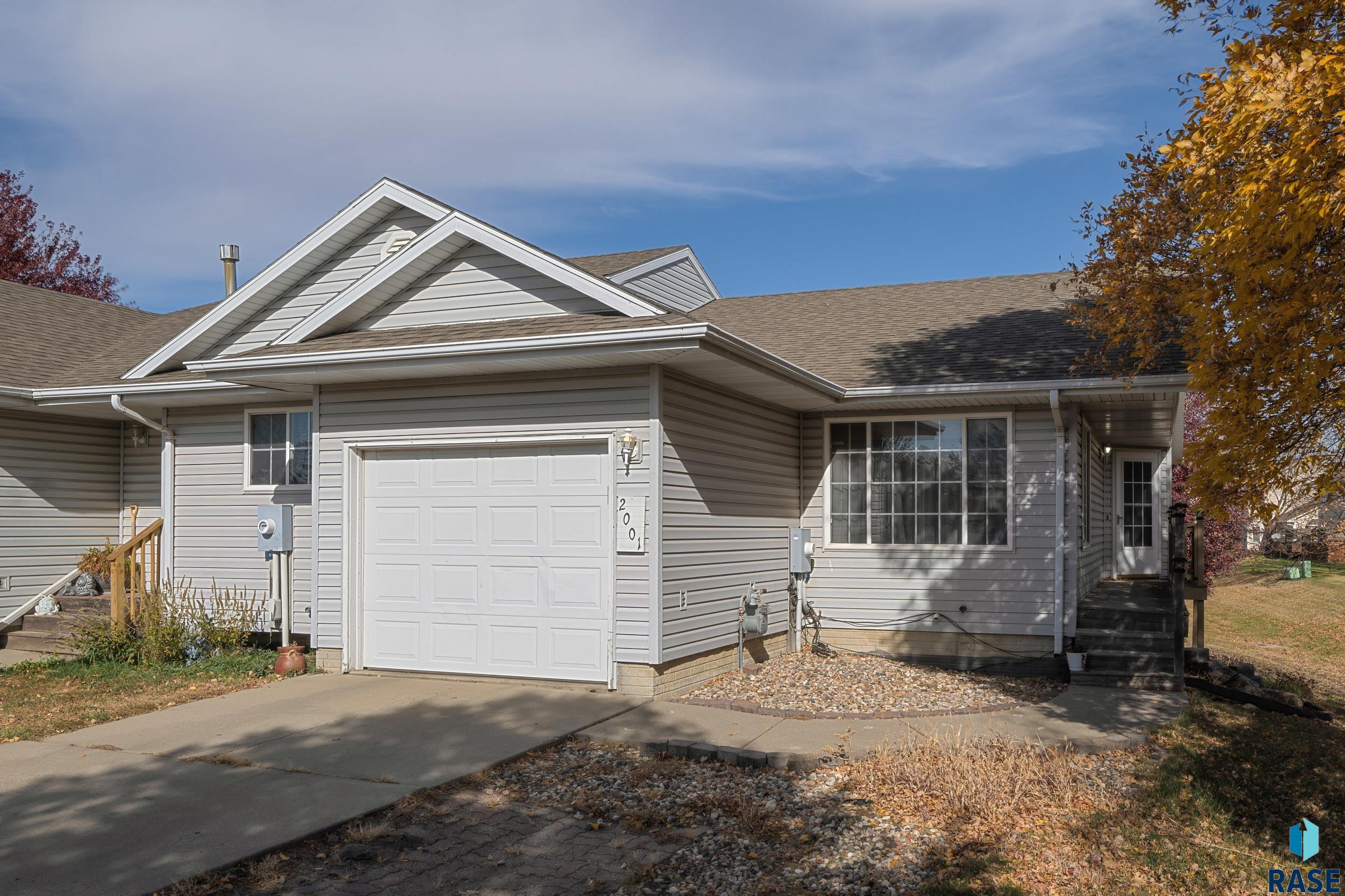 2001 S Dorothy Cir Circle, Sioux Falls, South Dakota image 1