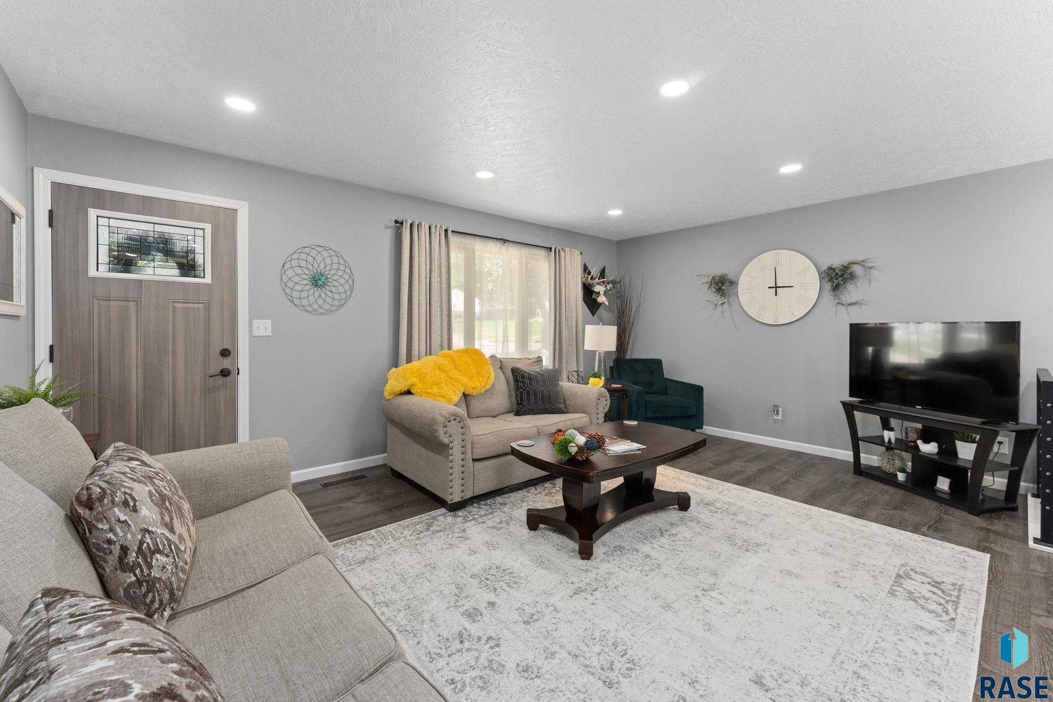1005 S Cloudas Ave Avenue, Sioux Falls, New Jersey image 2