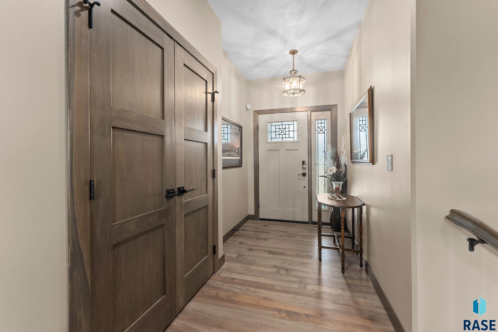 Sioux Falls, South Dakota 57108, United States, 5 Bedrooms Bedrooms, ,3 BathroomsBathrooms,Residential,Active,218779