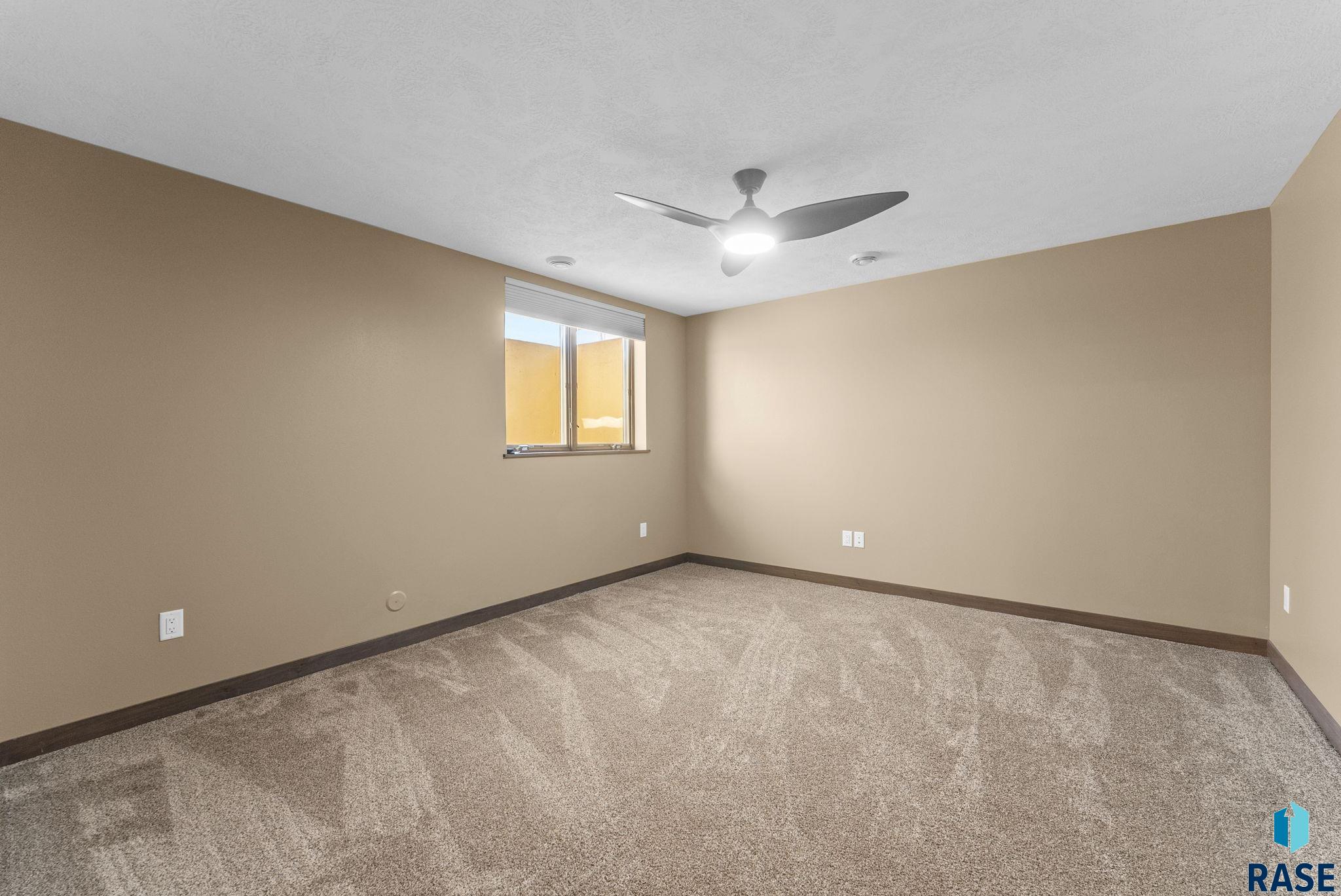 Sioux Falls, South Dakota 57108, United States, 5 Bedrooms Bedrooms, ,3 BathroomsBathrooms,Residential,Active,218779