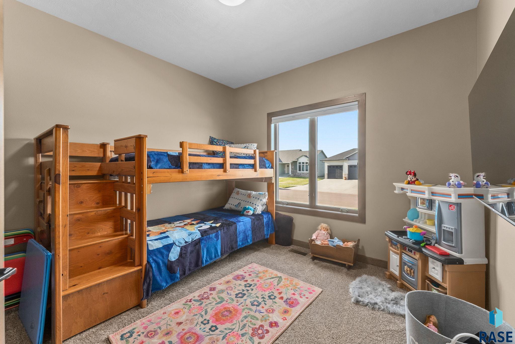 Sioux Falls, South Dakota 57108, United States, 5 Bedrooms Bedrooms, ,3 BathroomsBathrooms,Residential,Active,218779