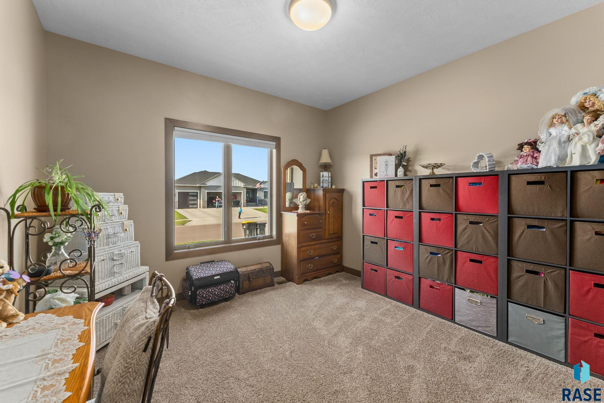 Sioux Falls, South Dakota 57108, United States, 5 Bedrooms Bedrooms, ,3 BathroomsBathrooms,Residential,Active,218779