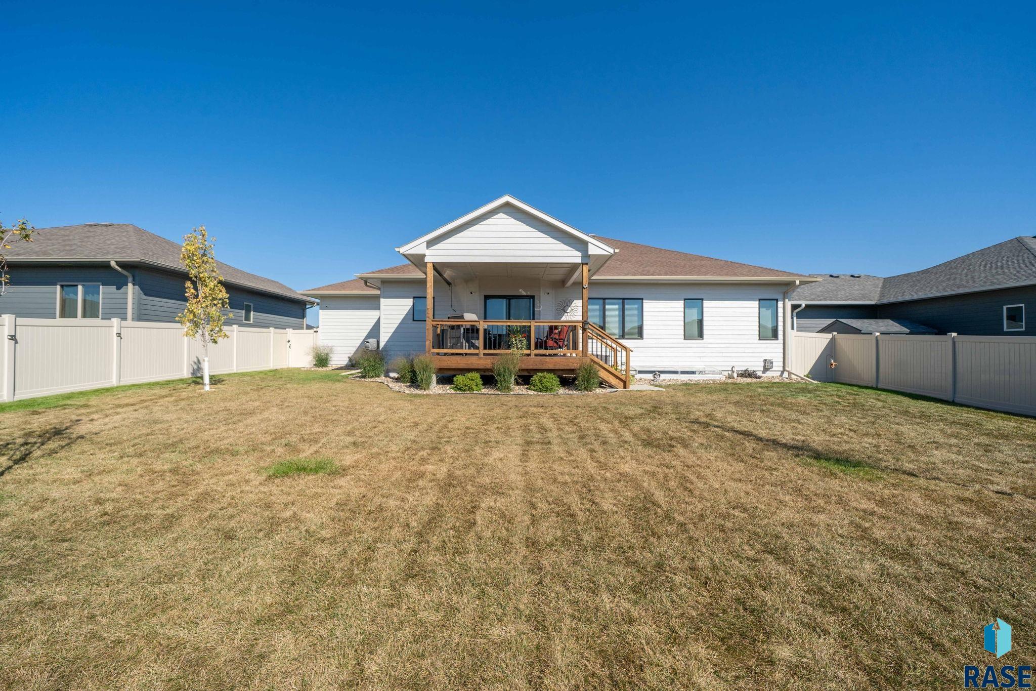 Sioux Falls, South Dakota 57108, United States, 5 Bedrooms Bedrooms, ,3 BathroomsBathrooms,Residential,Active,218779