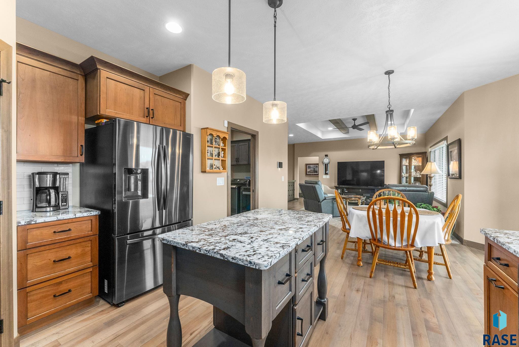 Sioux Falls, South Dakota 57108, United States, 5 Bedrooms Bedrooms, ,3 BathroomsBathrooms,Residential,Active,218779