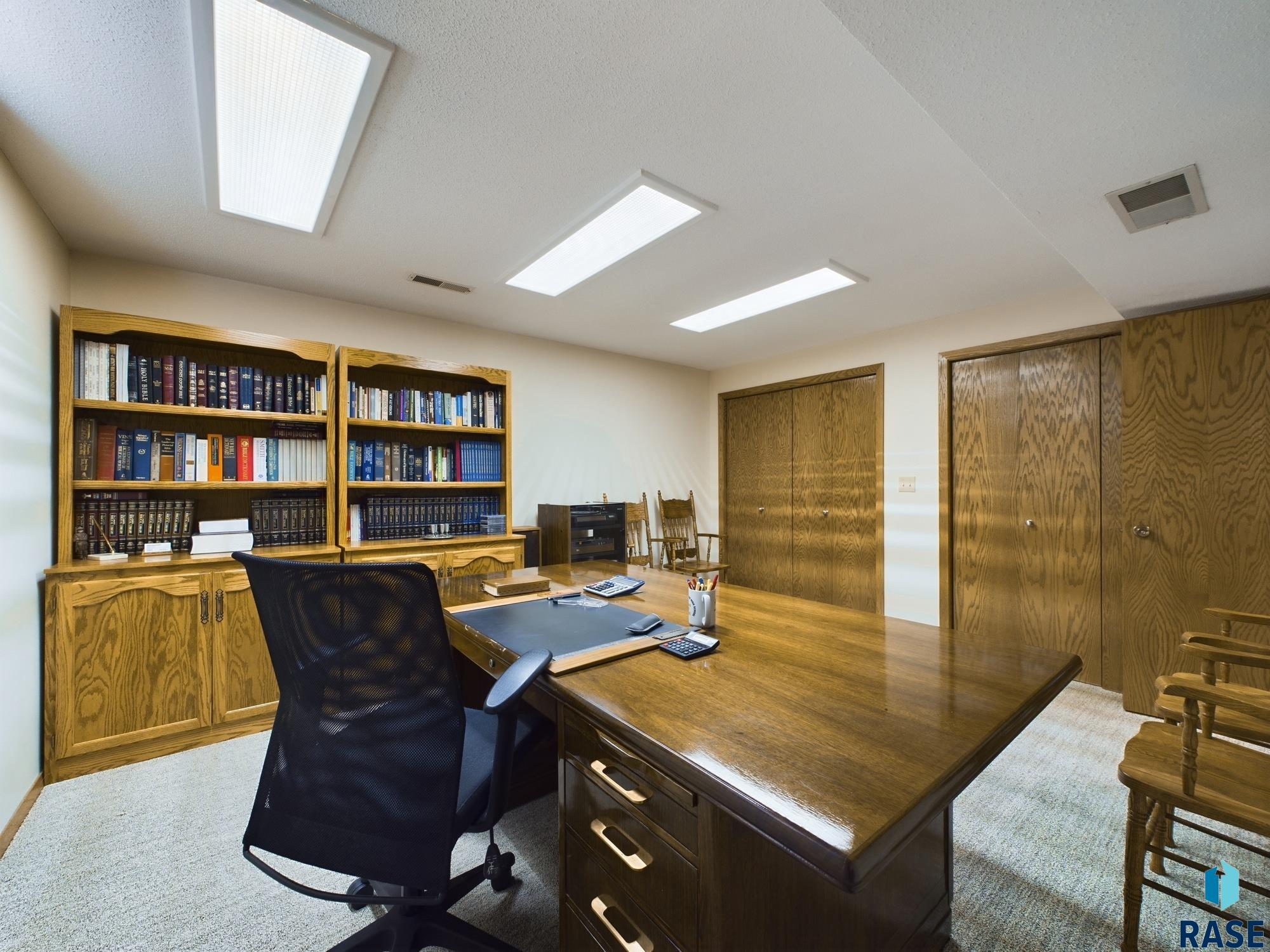 2904 E 52nd St Street, Sioux Falls, New Jersey image 41