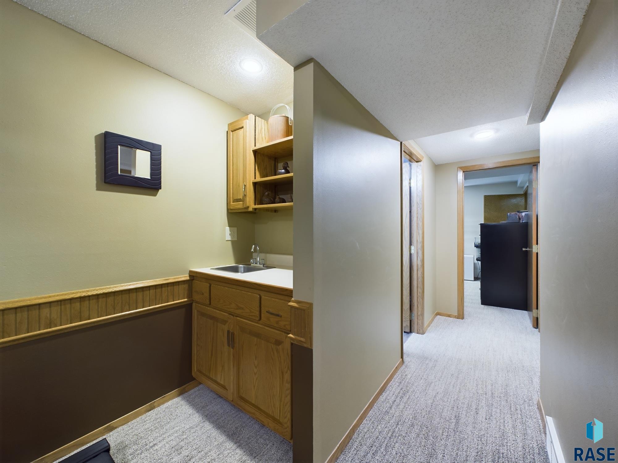 2904 E 52nd St Street, Sioux Falls, New Jersey image 38