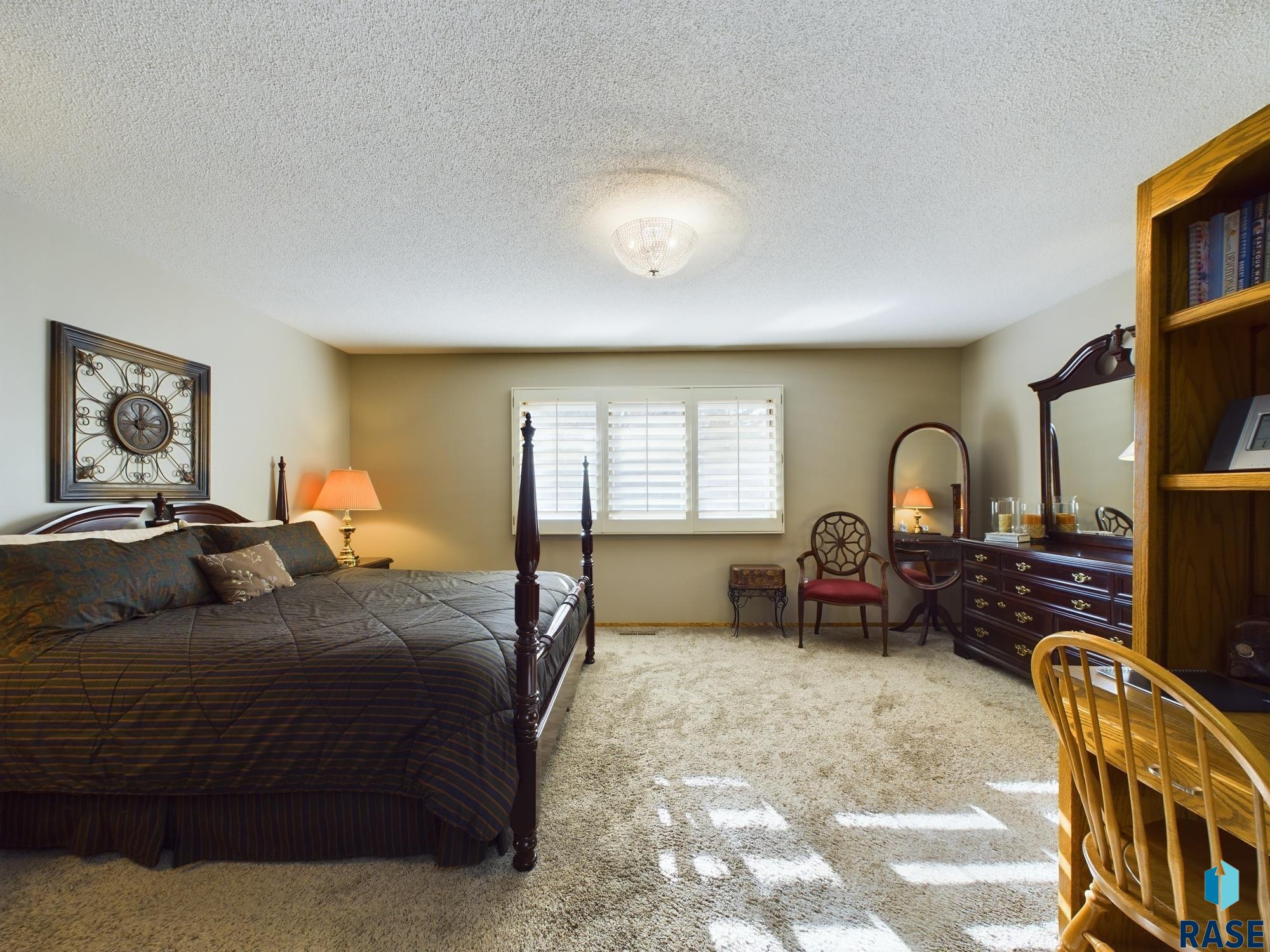 2904 E 52nd St Street, Sioux Falls, New Jersey image 26
