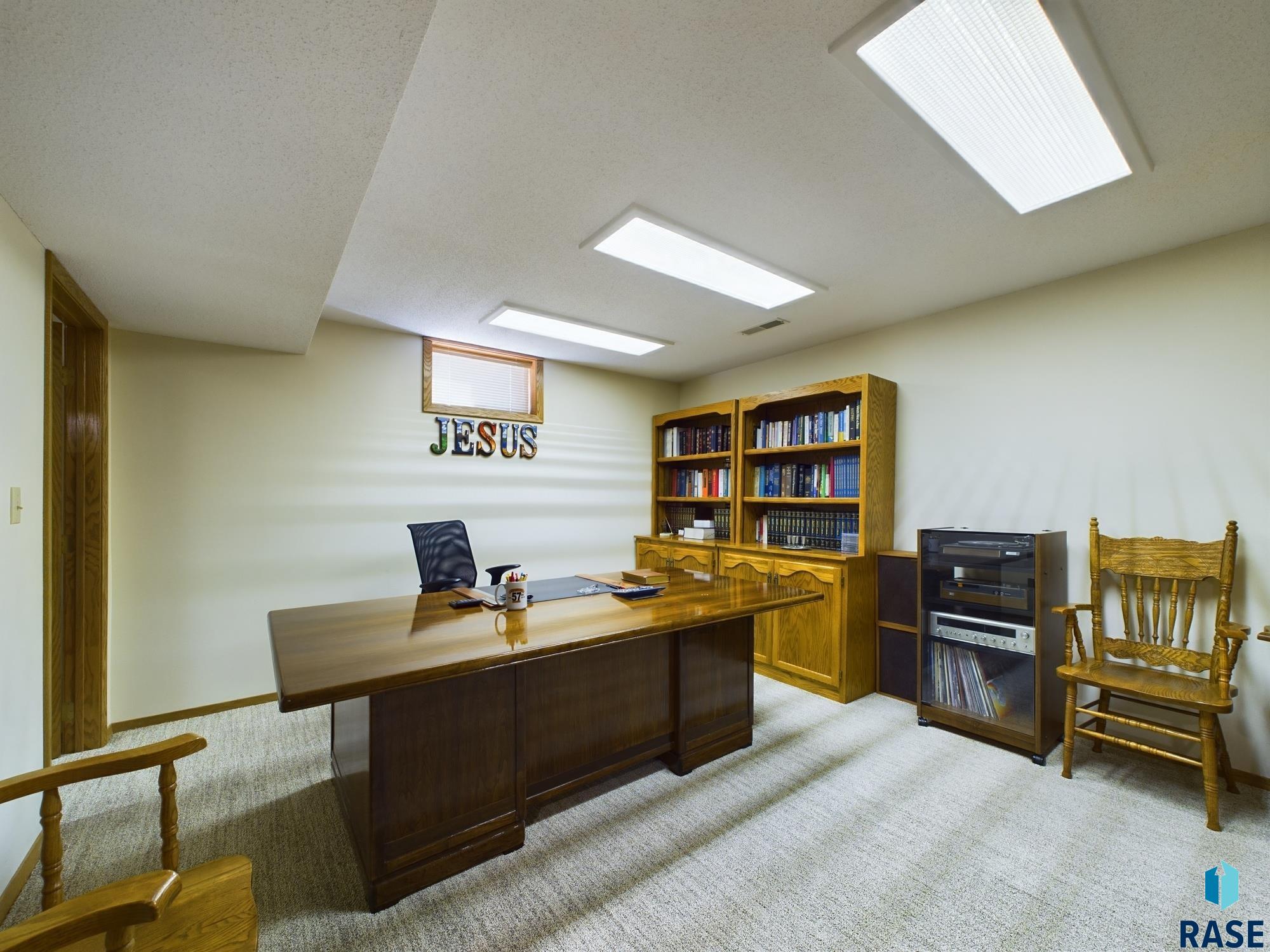 2904 E 52nd St Street, Sioux Falls, New Jersey image 40