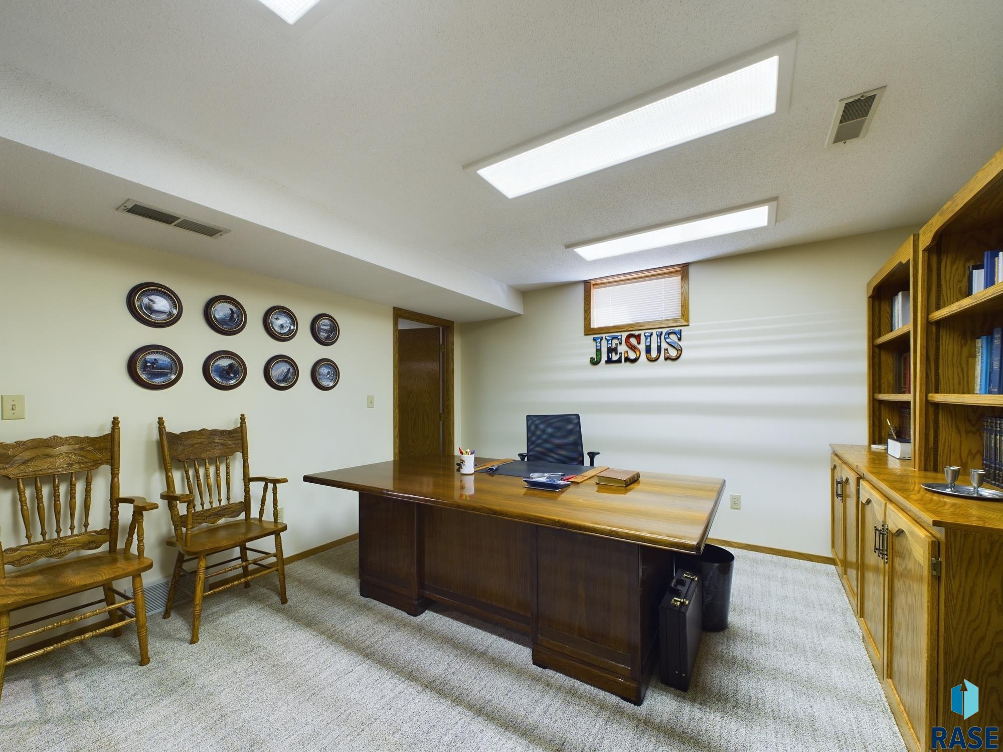 2904 E 52nd St Street, Sioux Falls, New Jersey image 39