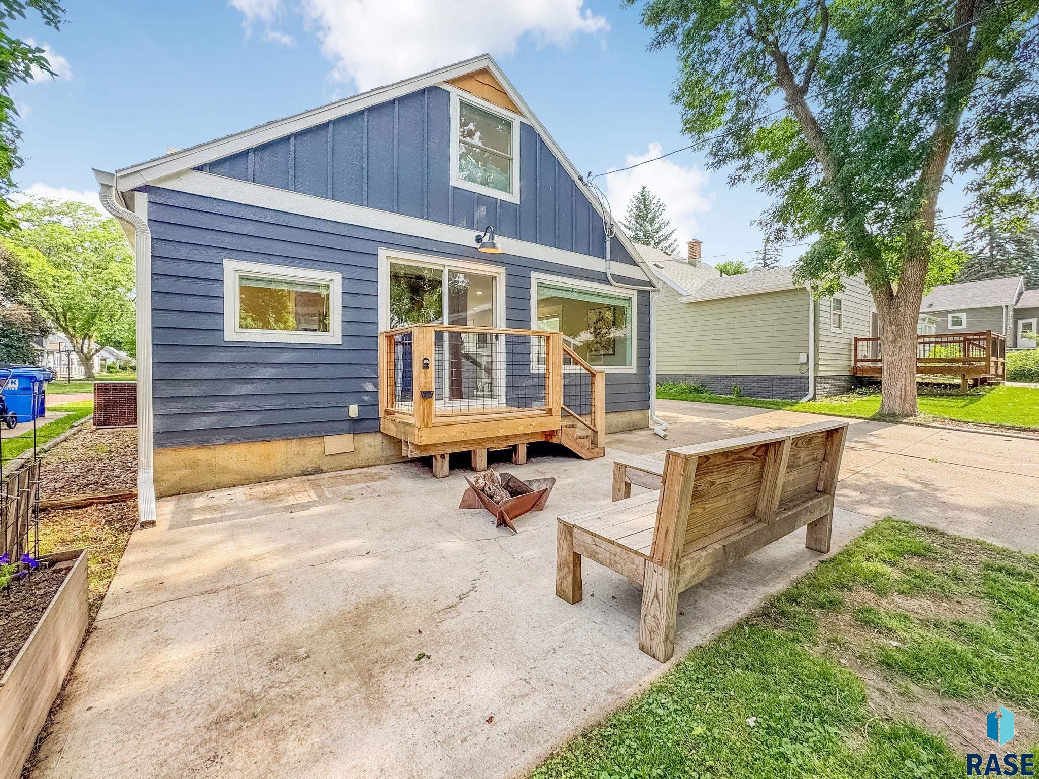 Sioux Falls, South Dakota 57105, United States, 3 Bedrooms Bedrooms, ,2 BathroomsBathrooms,Residential,Pending,153260