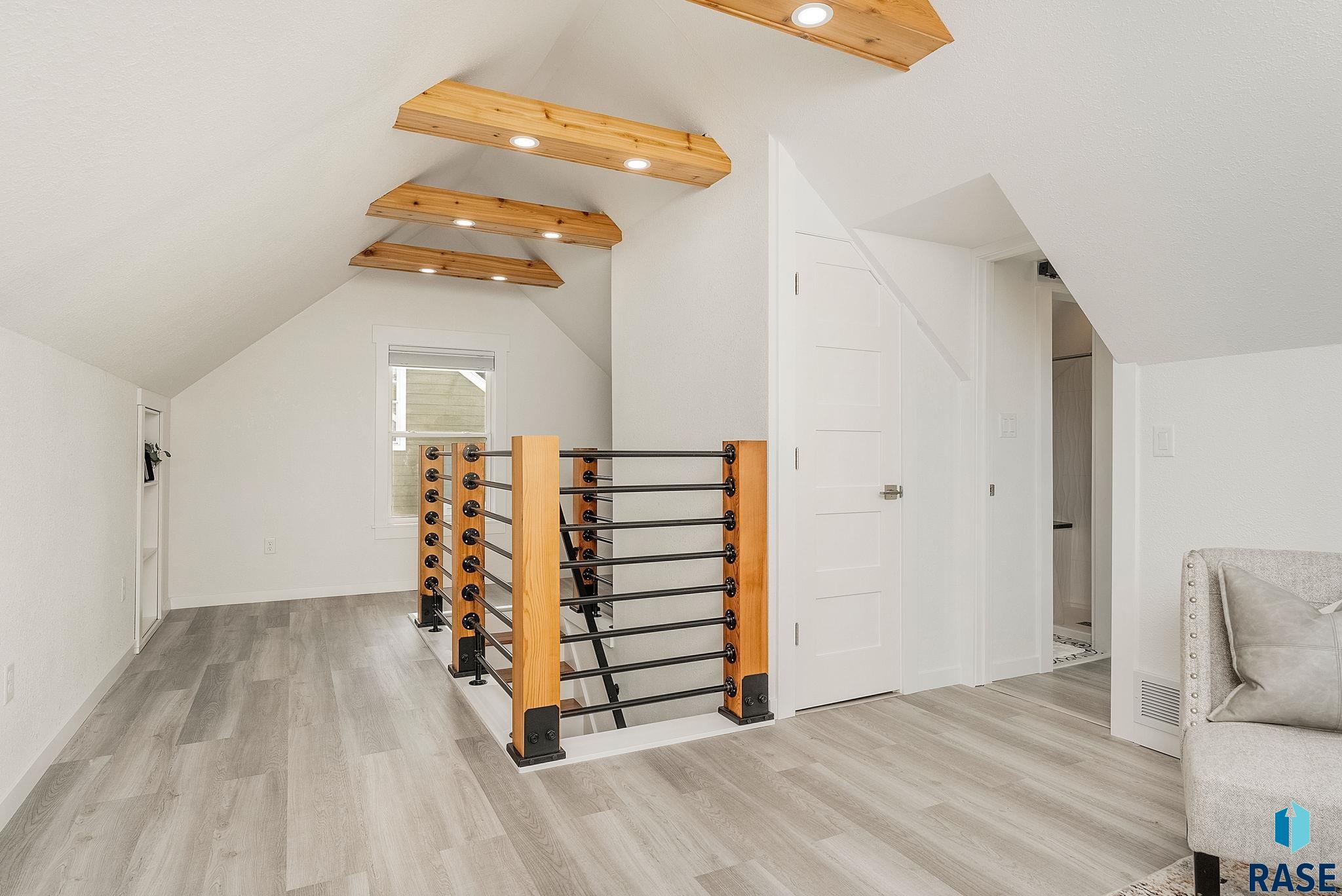 Sioux Falls, South Dakota 57105, United States, 3 Bedrooms Bedrooms, ,2 BathroomsBathrooms,Residential,Pending,153260