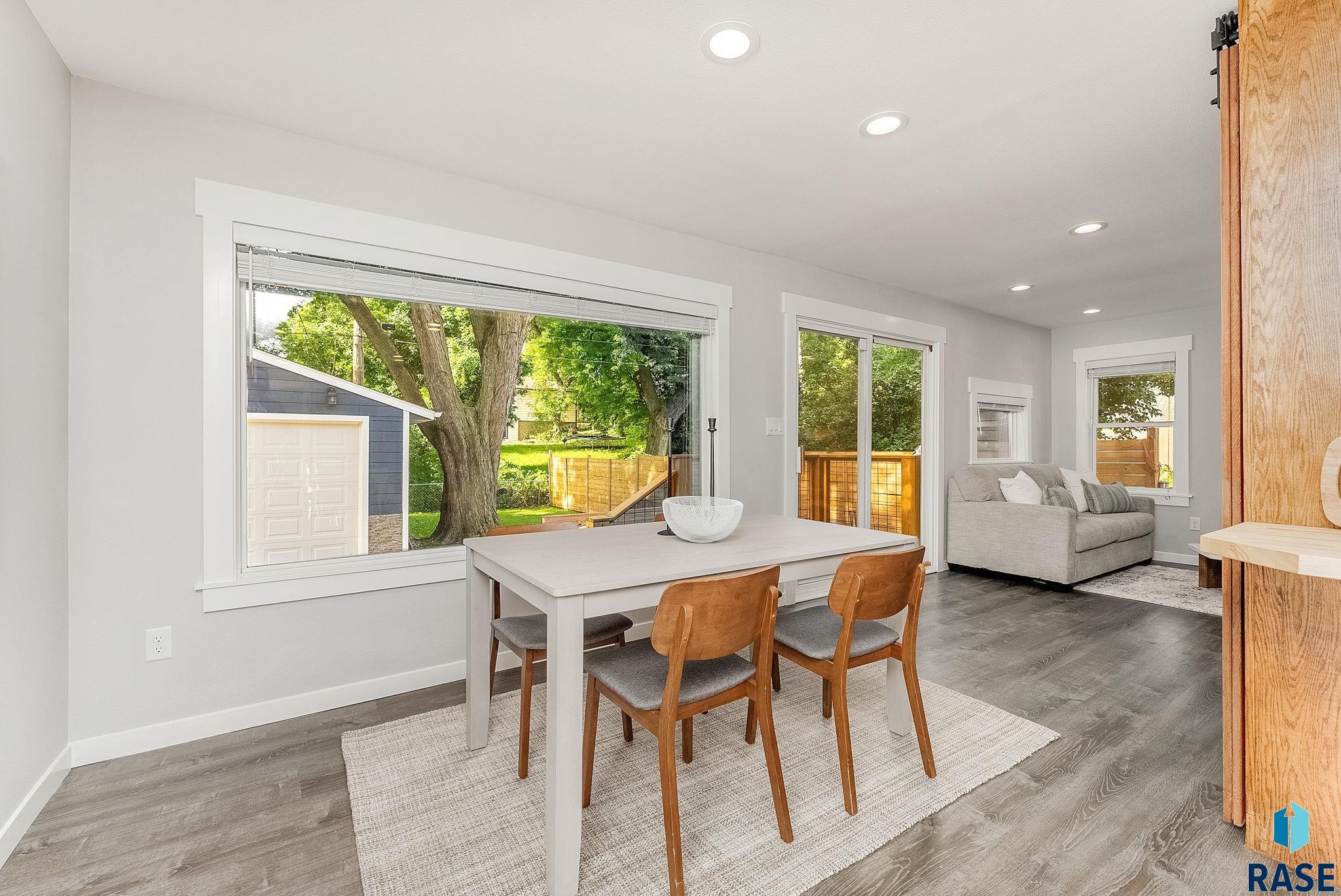 Sioux Falls, South Dakota 57105, United States, 3 Bedrooms Bedrooms, ,2 BathroomsBathrooms,Residential,Pending,153260