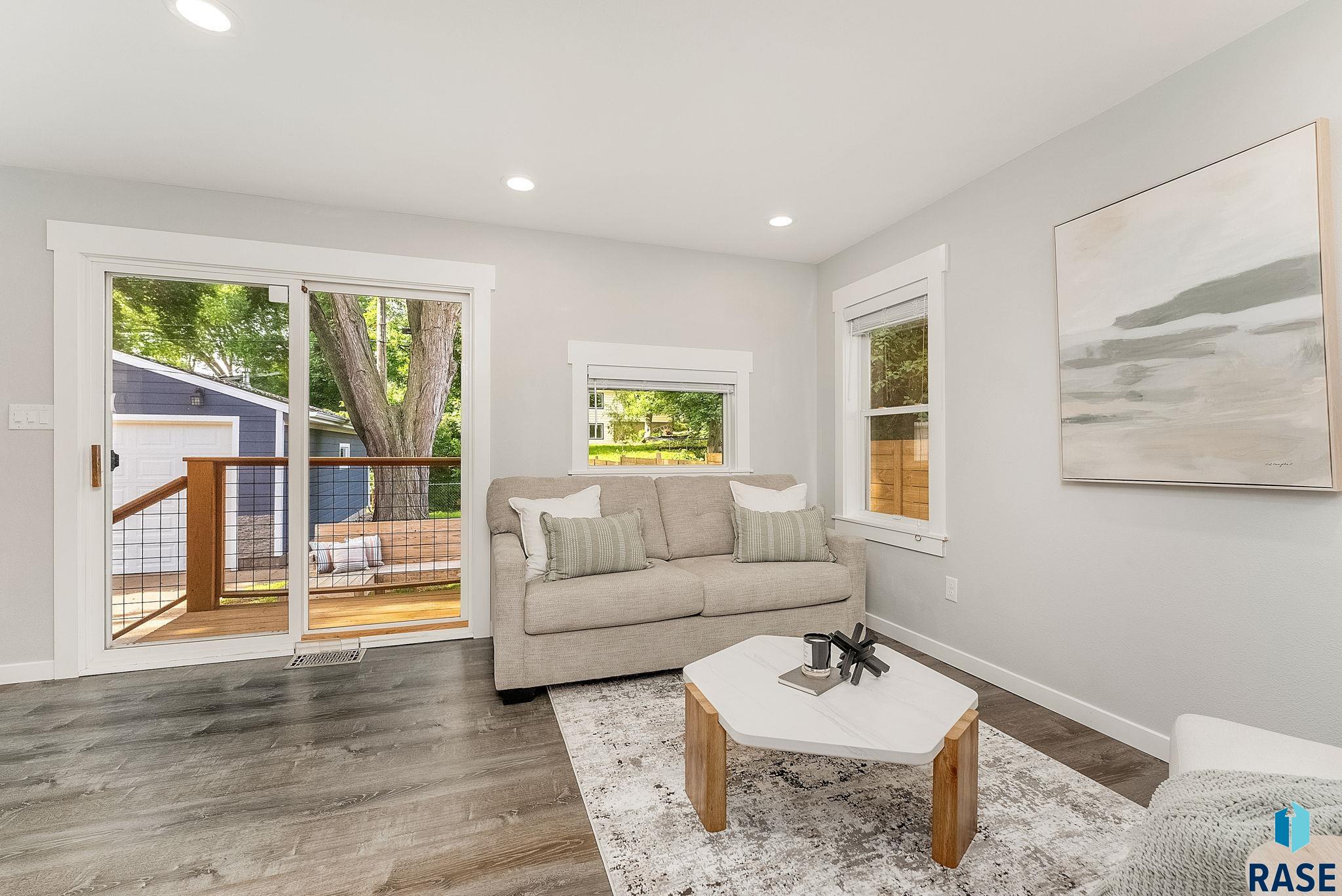 Sioux Falls, South Dakota 57105, United States, 3 Bedrooms Bedrooms, ,2 BathroomsBathrooms,Residential,Pending,153260