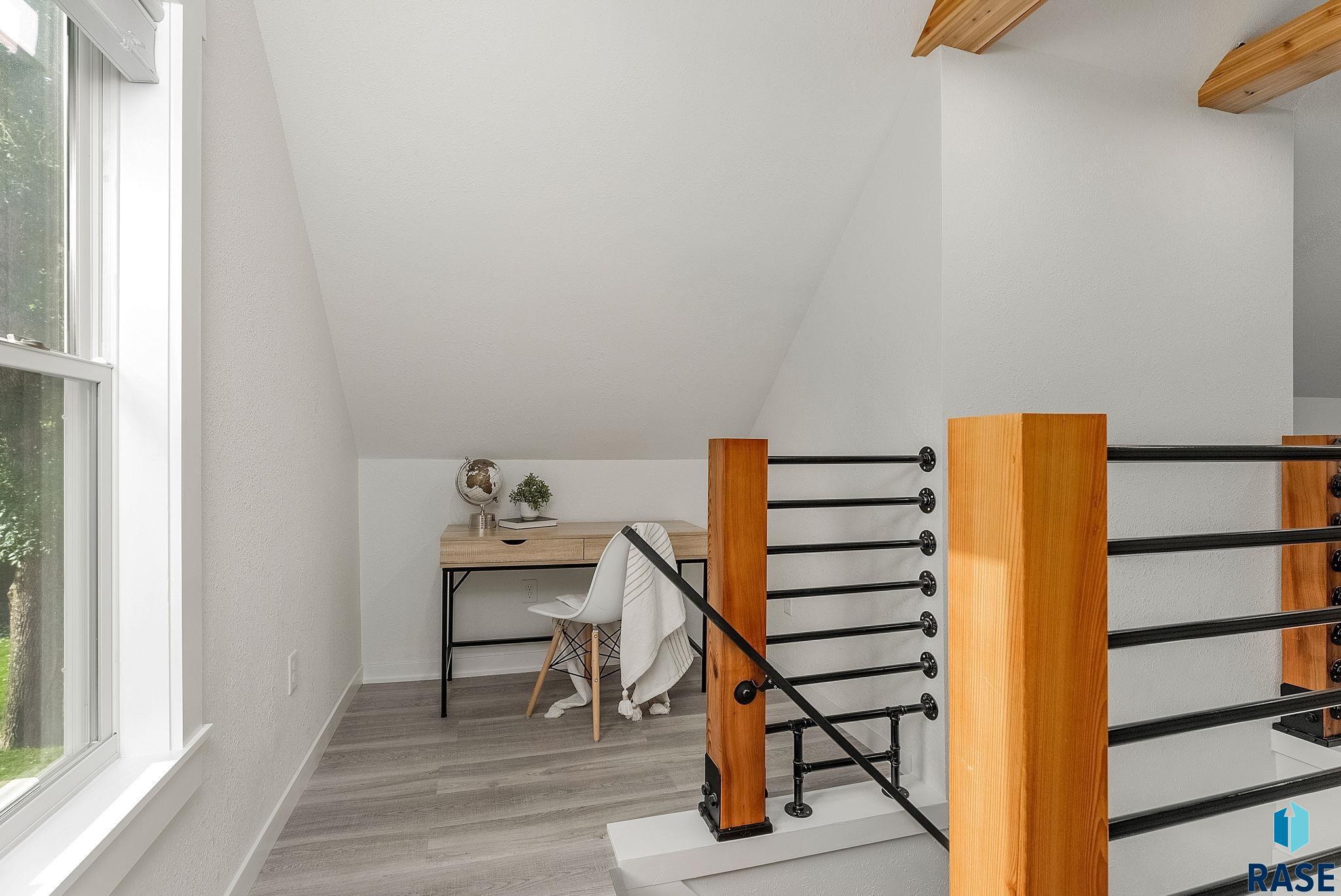 Sioux Falls, South Dakota 57105, United States, 3 Bedrooms Bedrooms, ,2 BathroomsBathrooms,Residential,Pending,153260