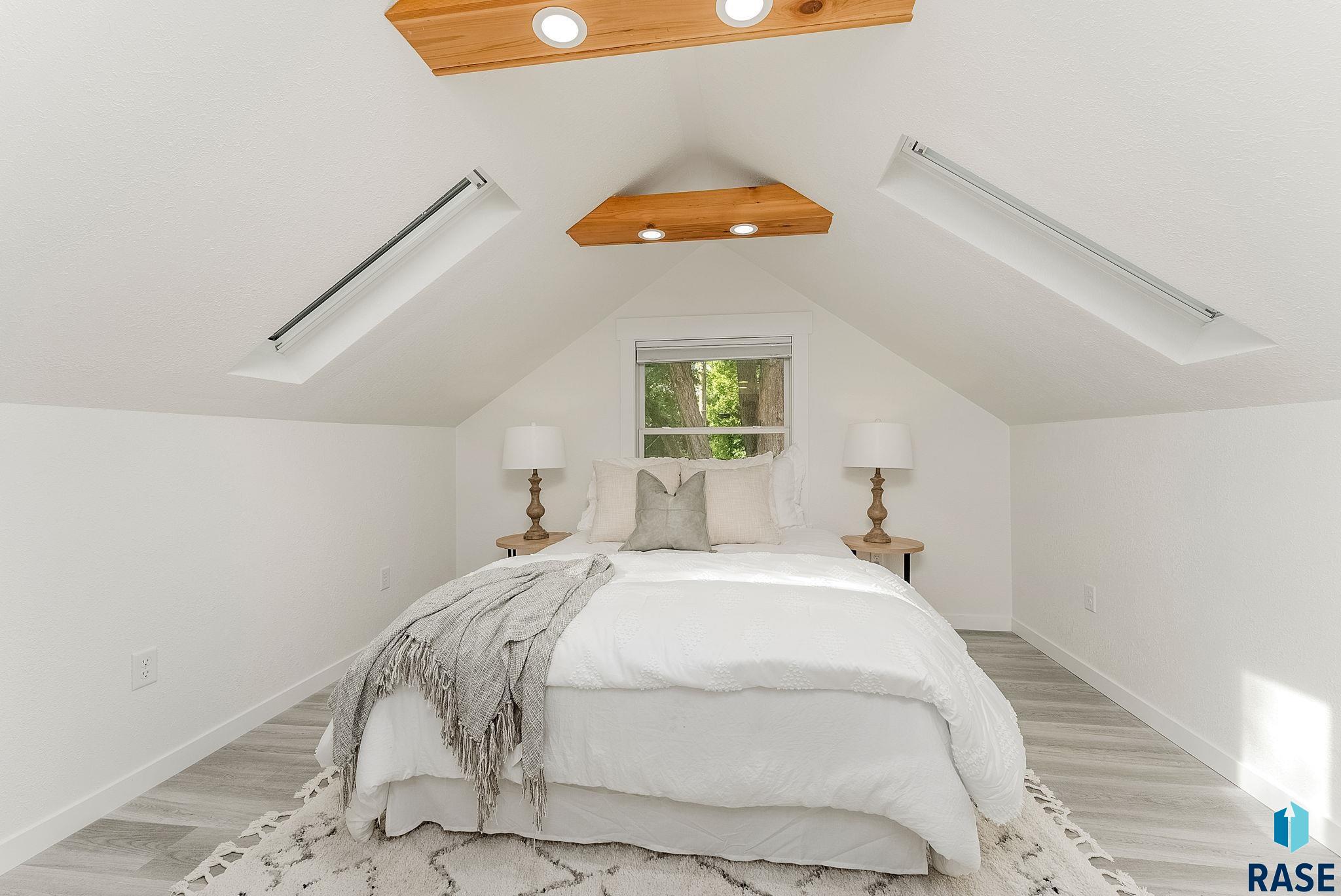 Sioux Falls, South Dakota 57105, United States, 3 Bedrooms Bedrooms, ,2 BathroomsBathrooms,Residential,Pending,153260