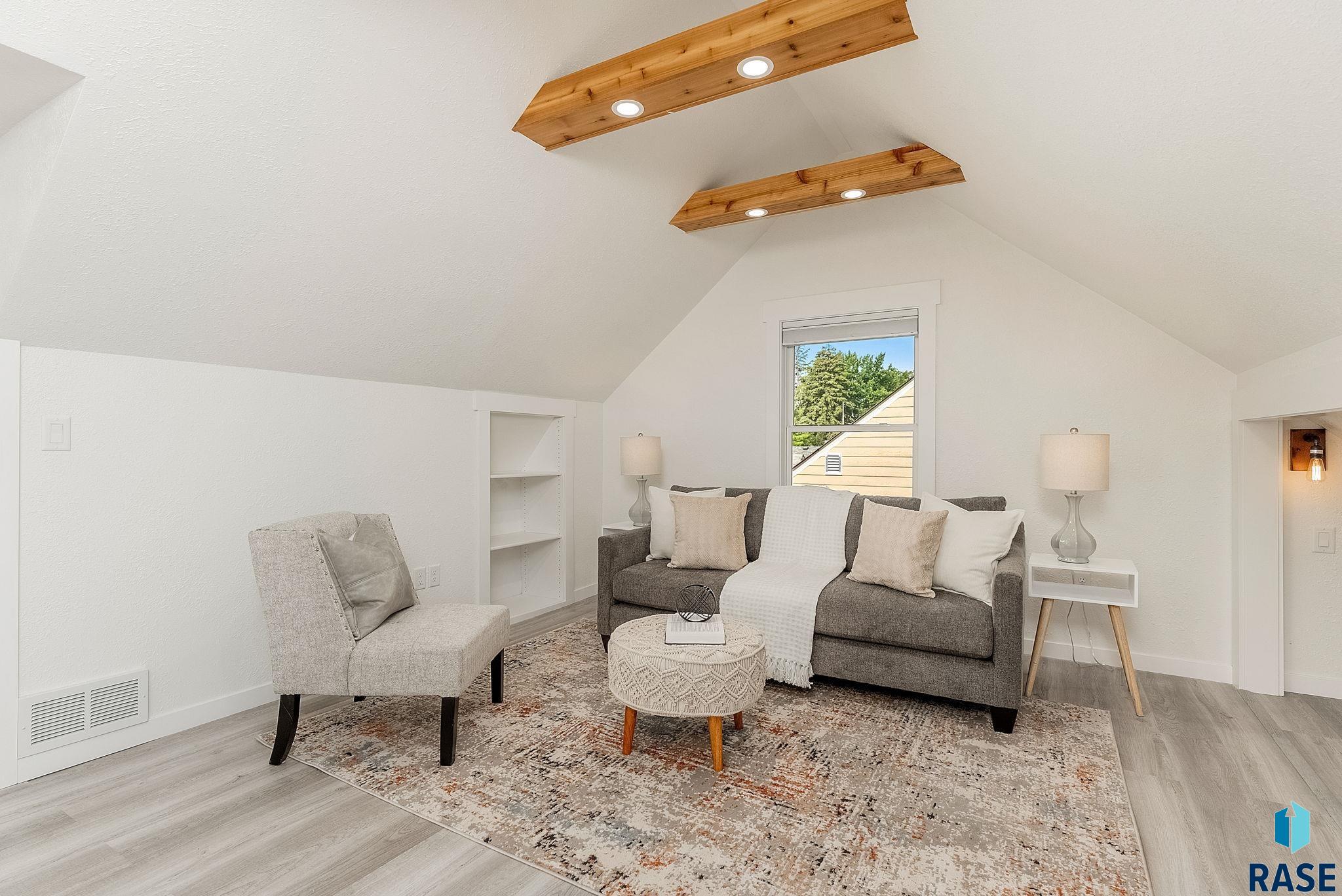 Sioux Falls, South Dakota 57105, United States, 3 Bedrooms Bedrooms, ,2 BathroomsBathrooms,Residential,Pending,153260